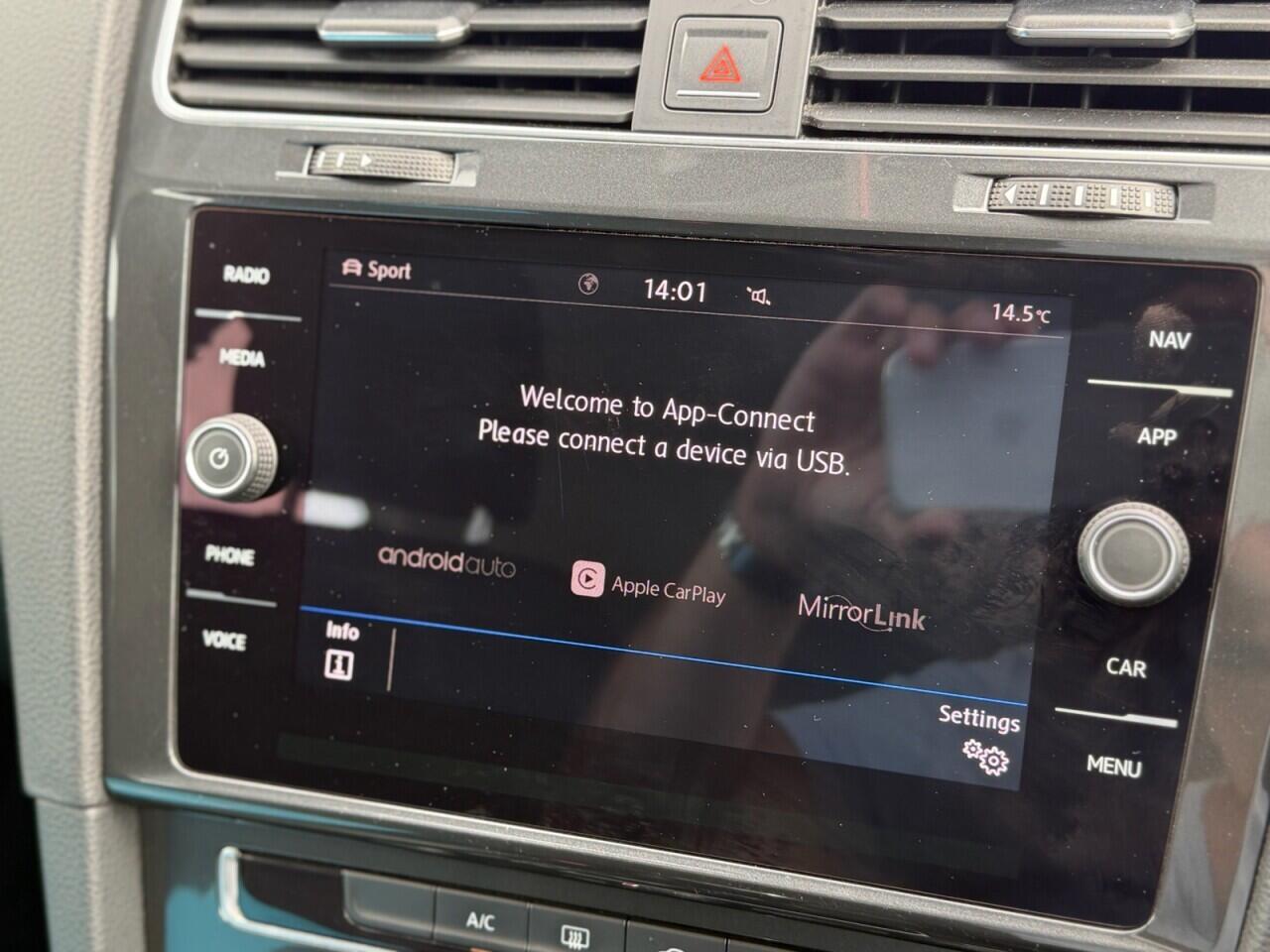 Volkswagen Golf view 23