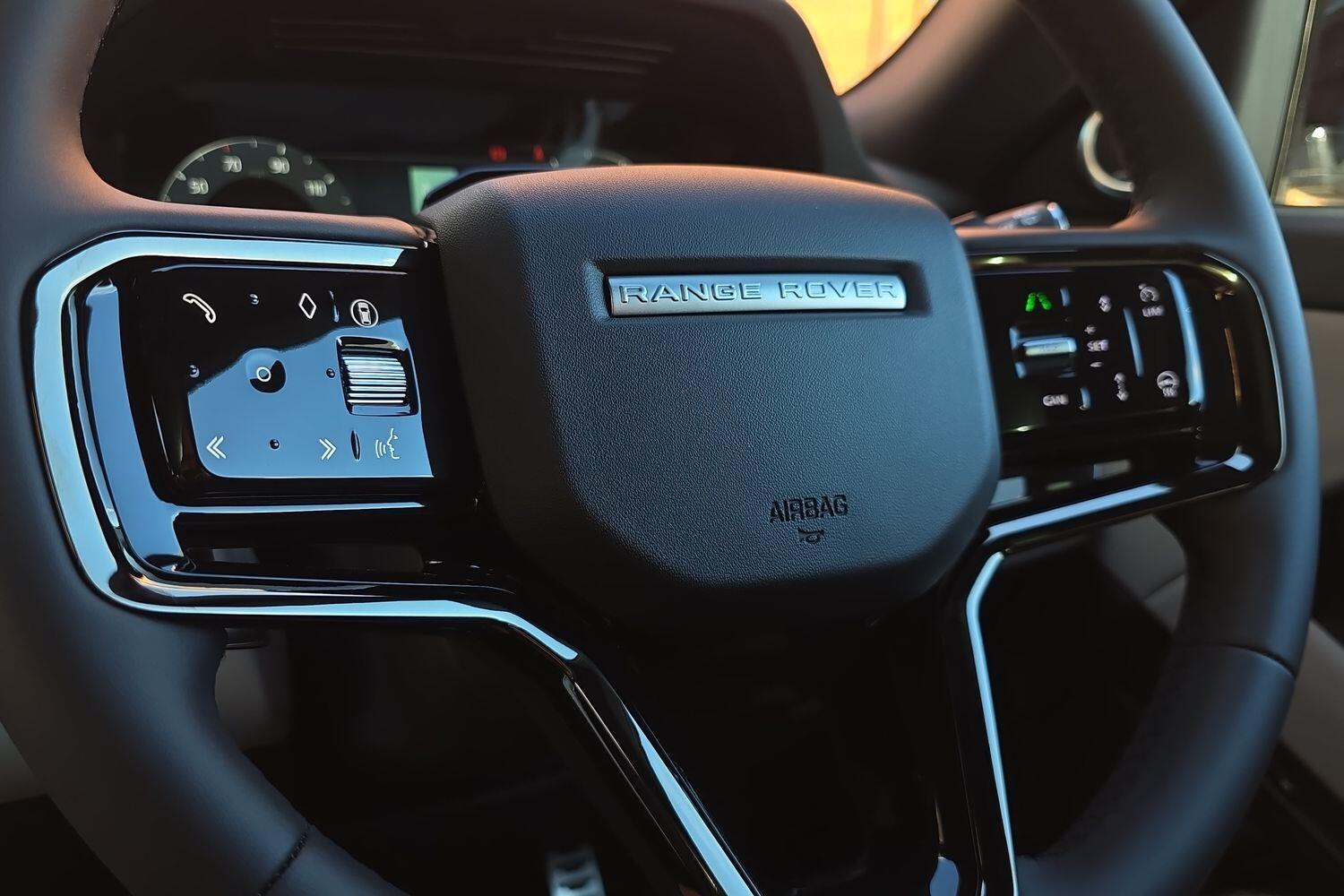 Land Rover Range Rover Evoque view 34