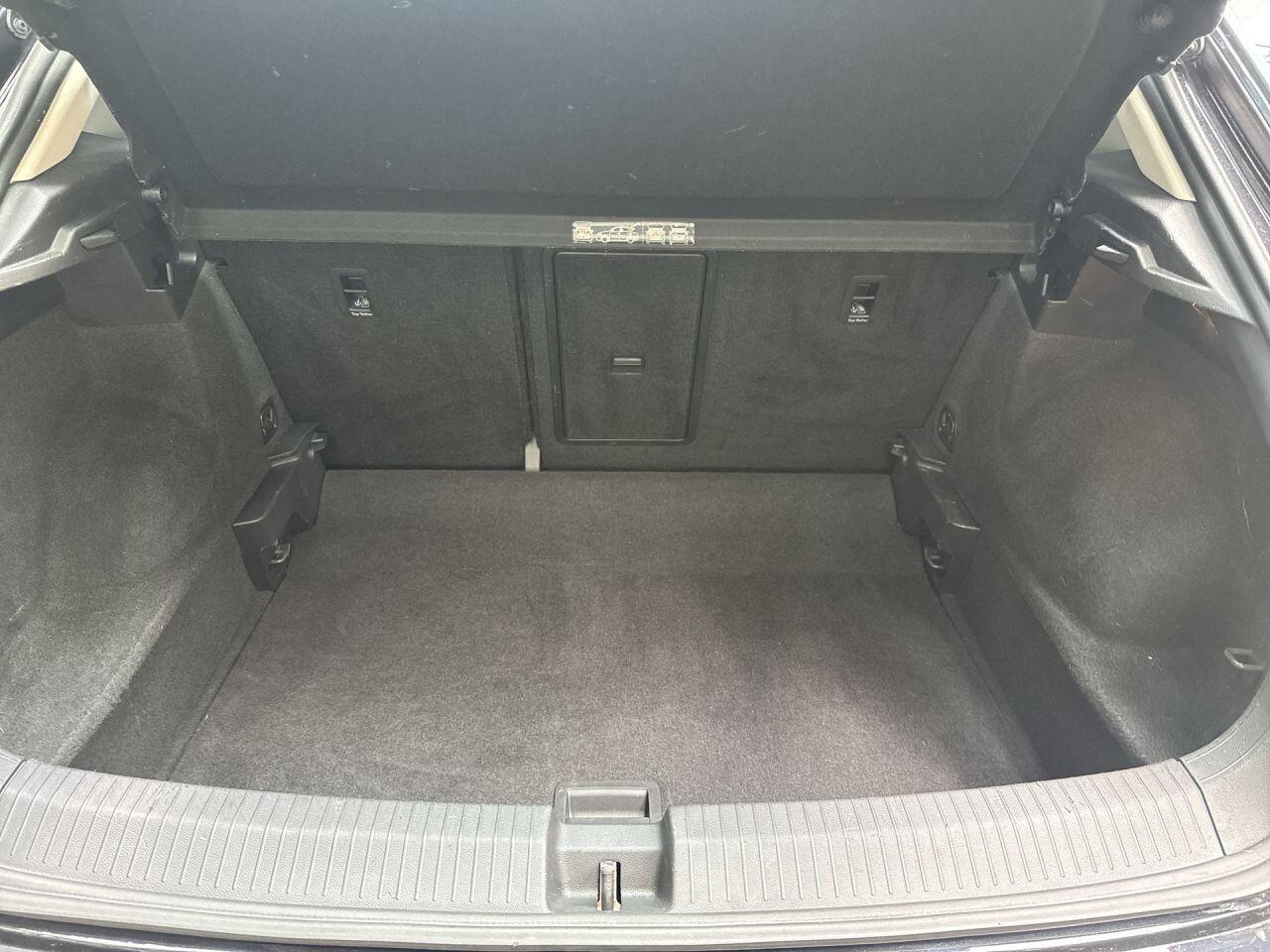 Volkswagen T-Roc view 24