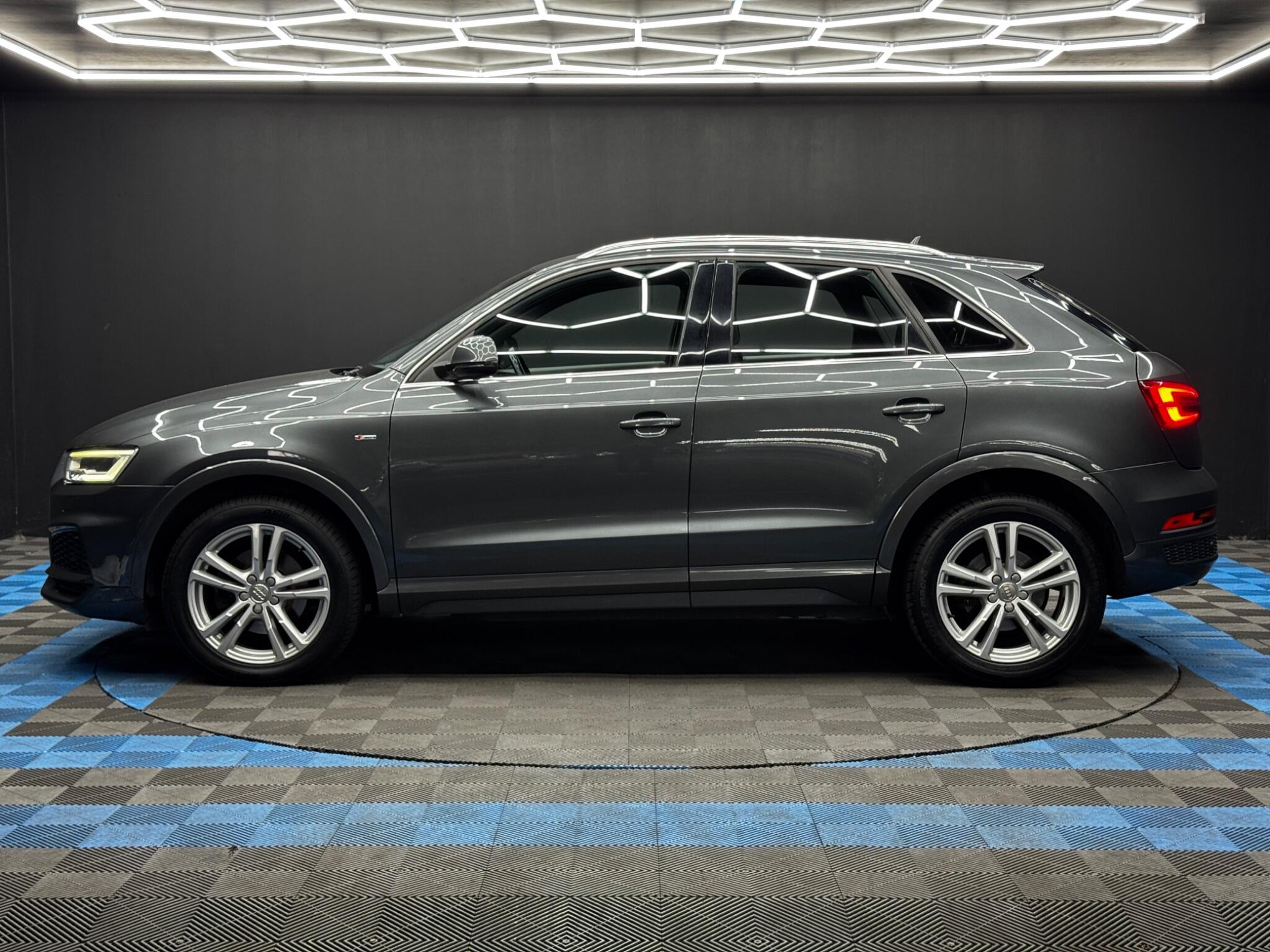 Audi Q3 view 8
