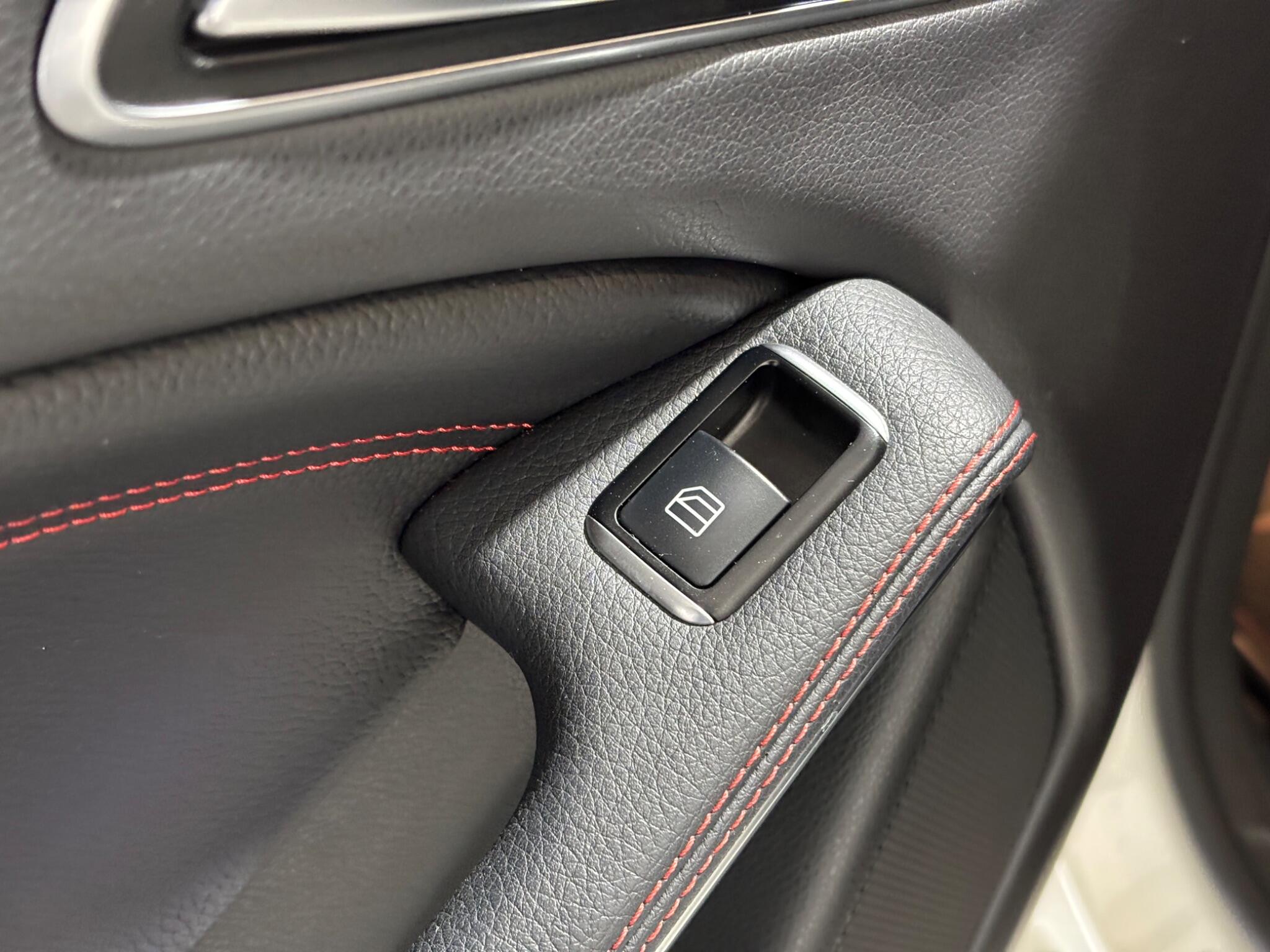Mercedes-Benz Cla view 17