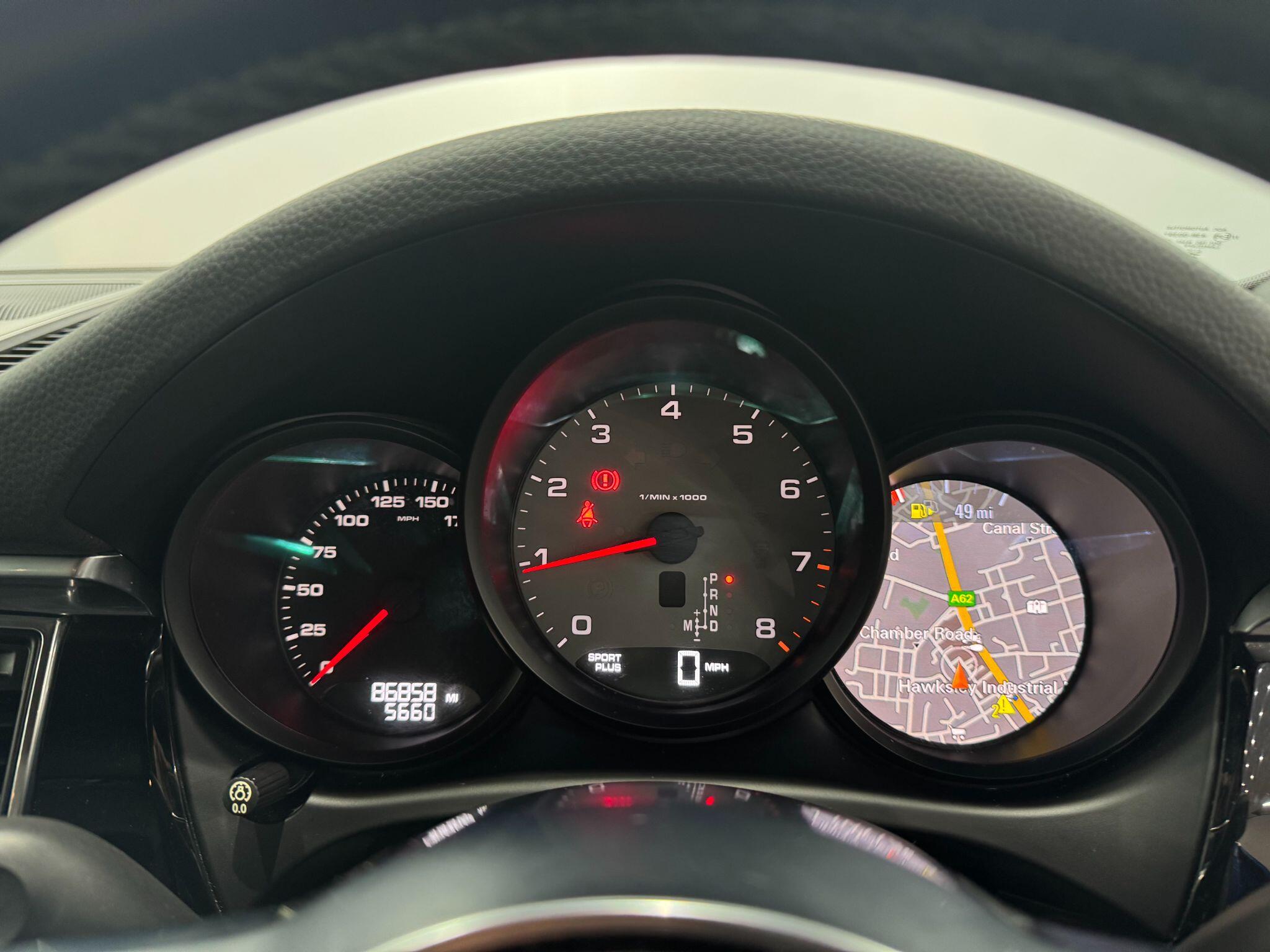Porsche Macan view 45