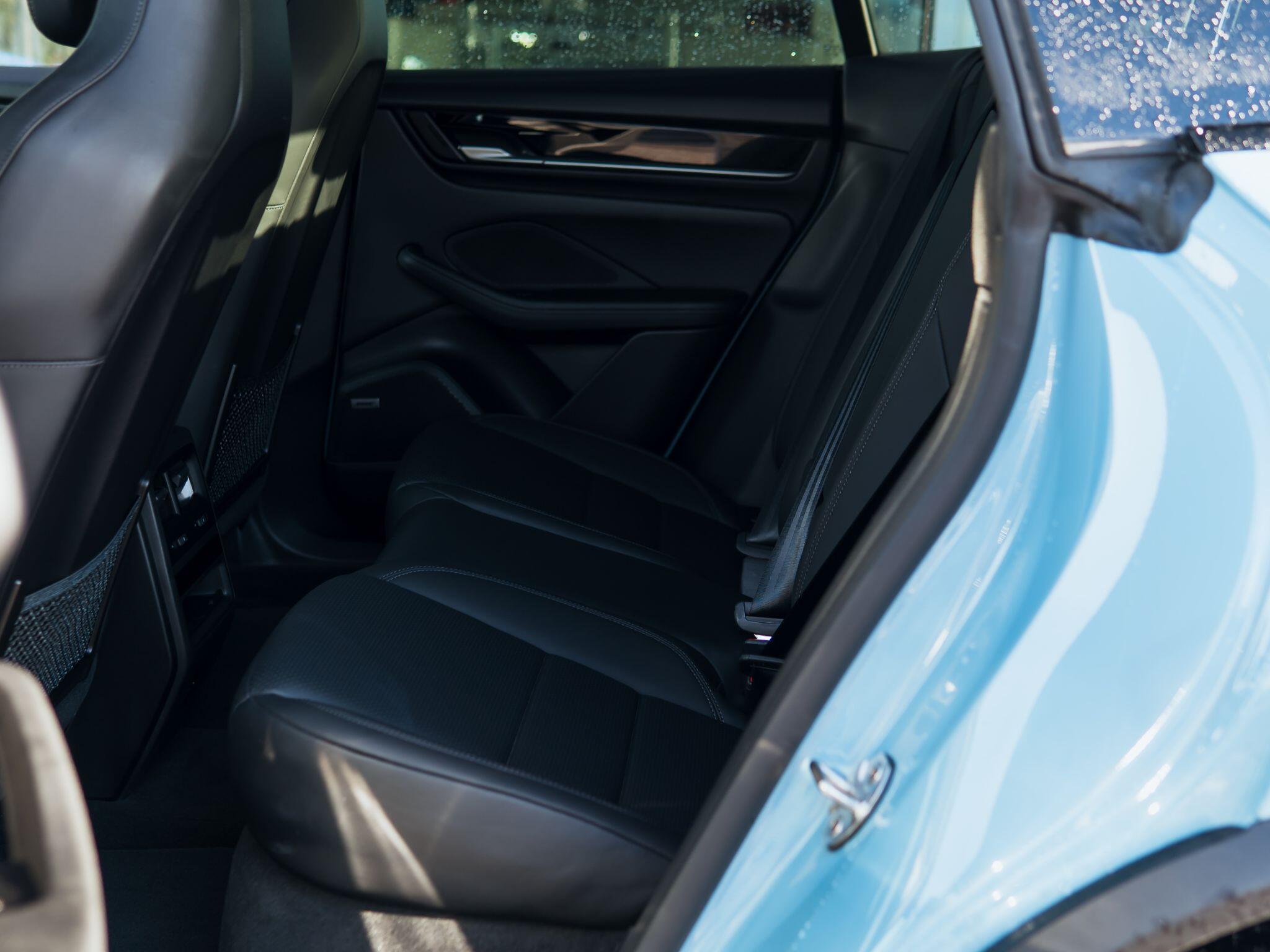 Porsche Macan view 9