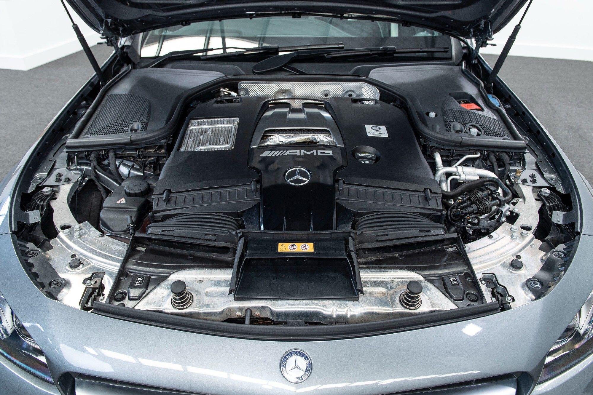 Mercedes-Benz E Class view 38