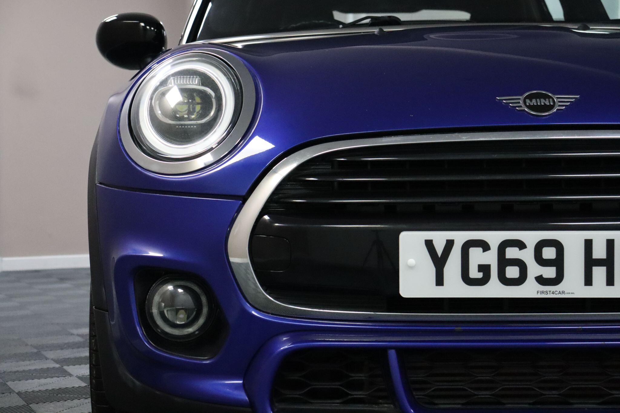 Mini Hatch view 25