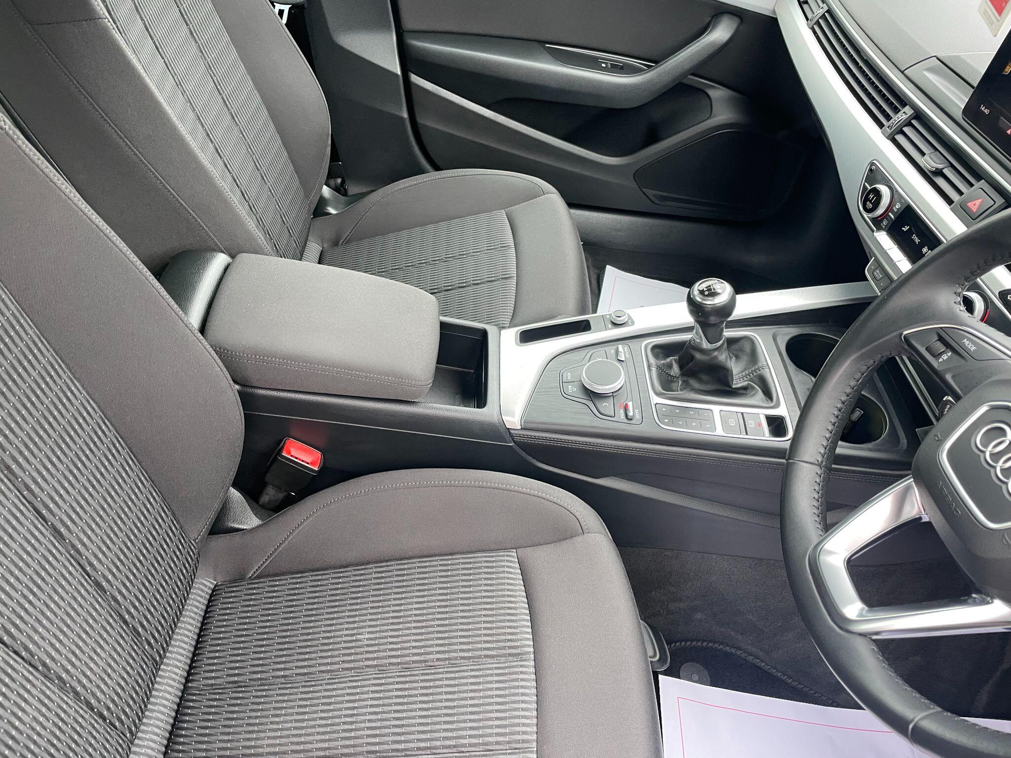 Audi A4 view 15