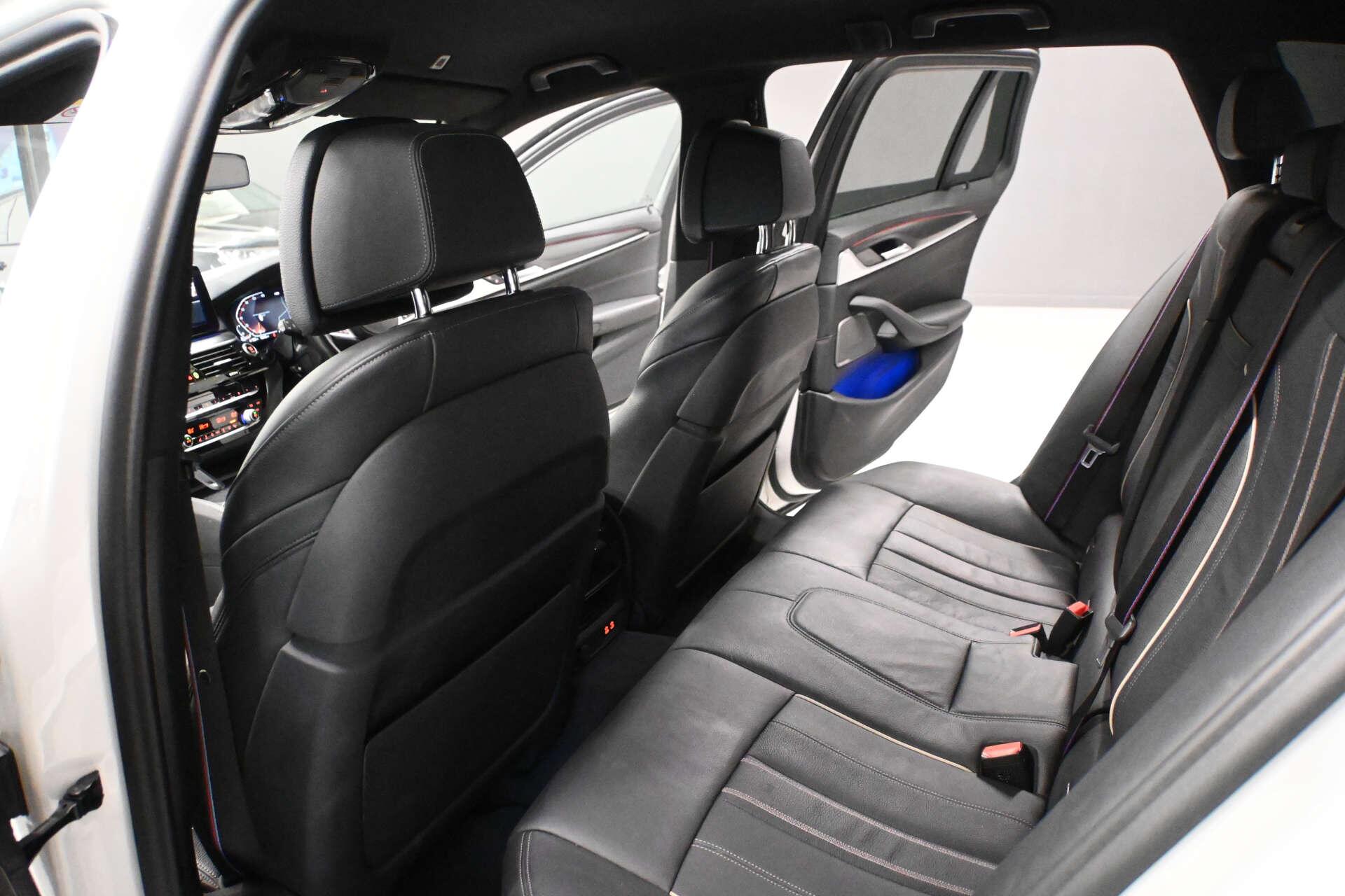 BMW 5 Series view 12