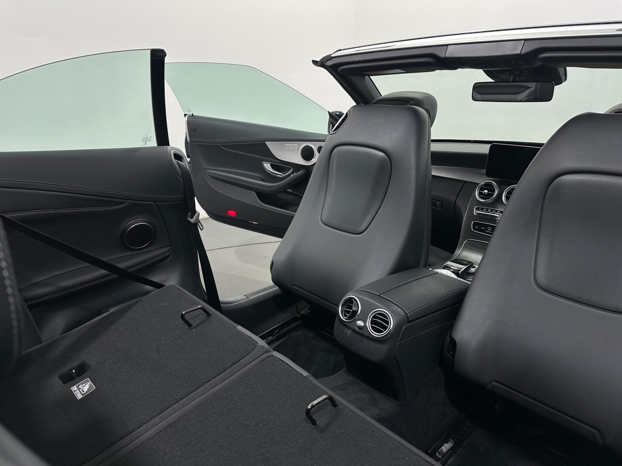 Mercedes-Benz C Class view 43