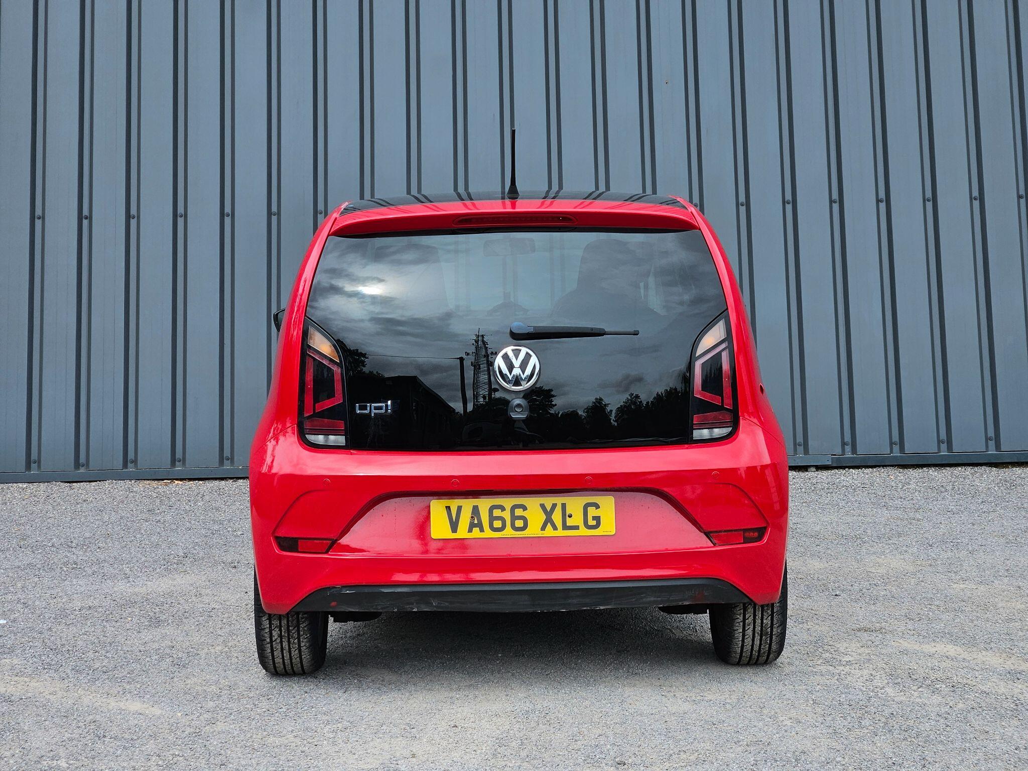 2017 Volkswagen up! image 13