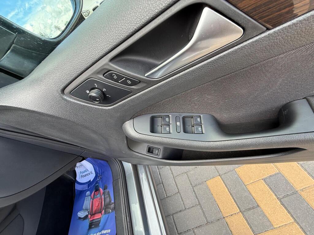 Volkswagen Jetta view 30