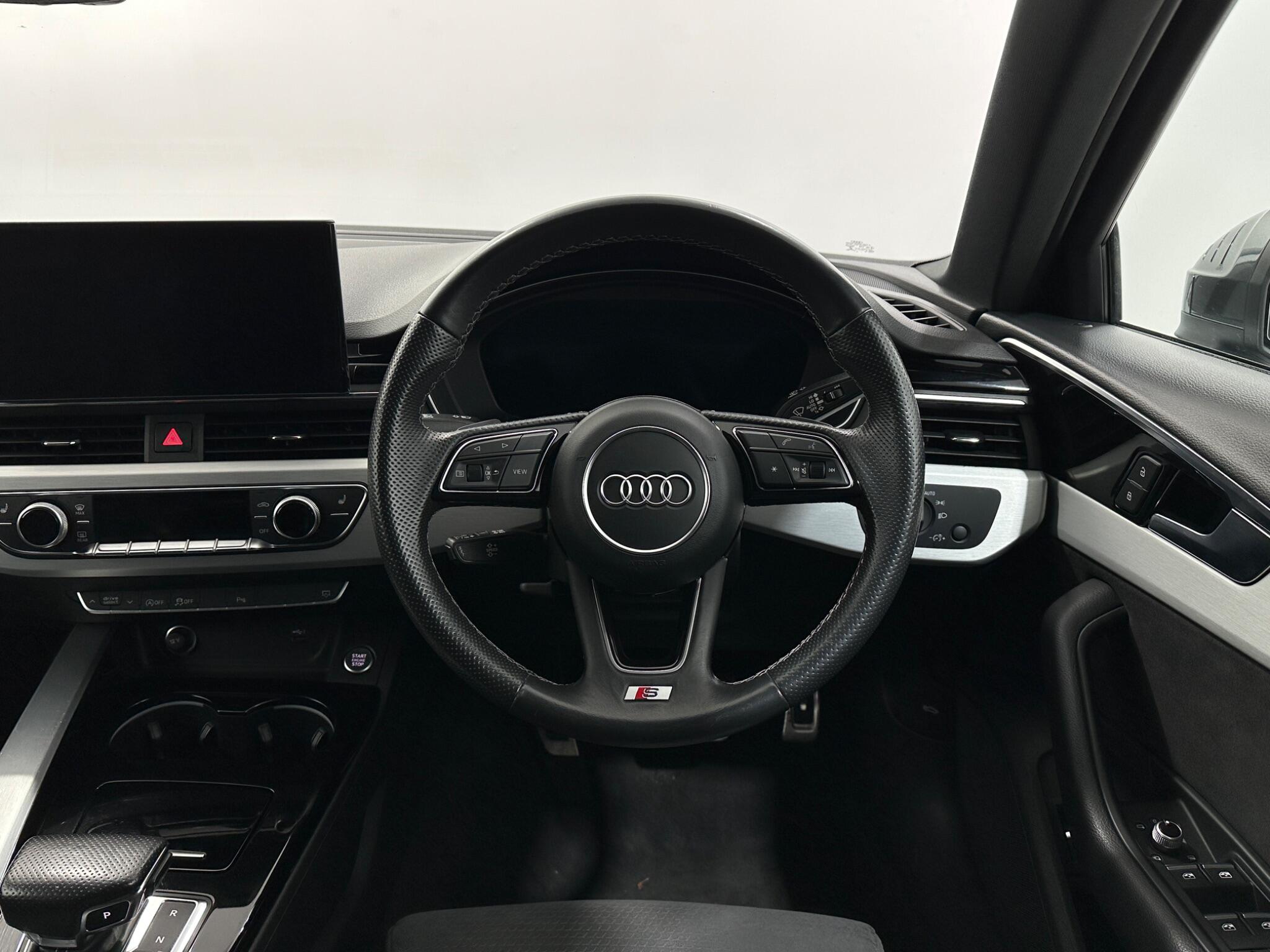 Audi A4 view 13