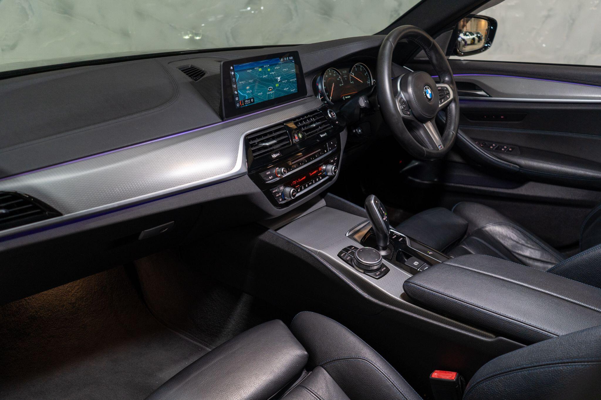 BMW 5 Series view 11