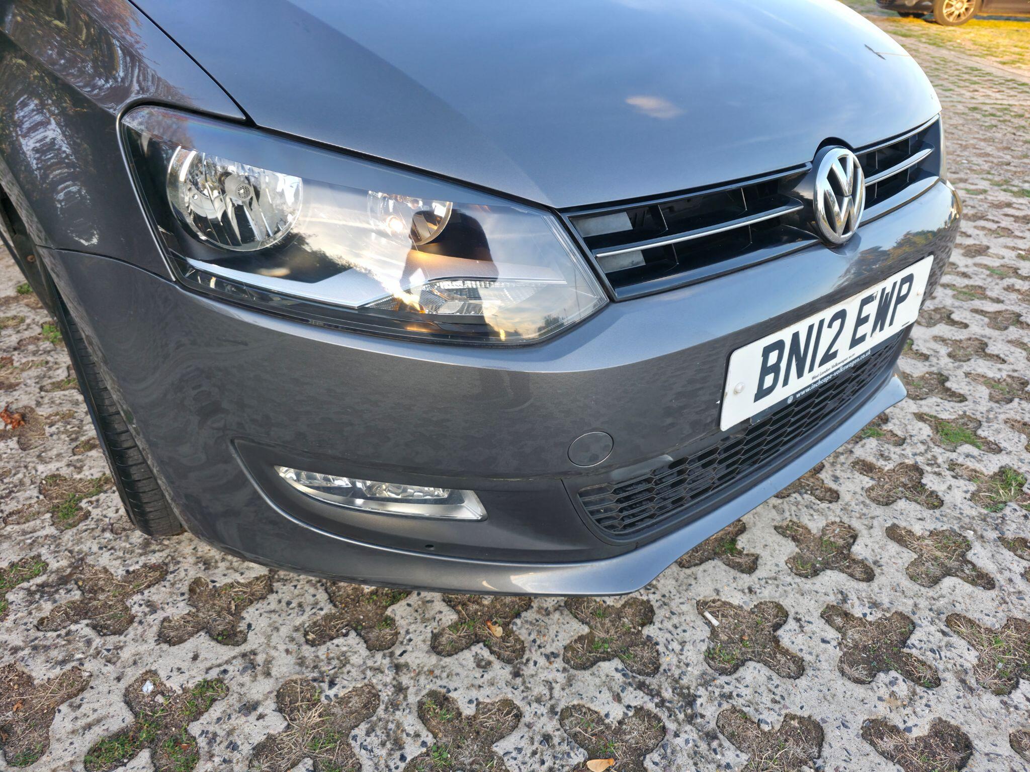 Volkswagen Polo view 4