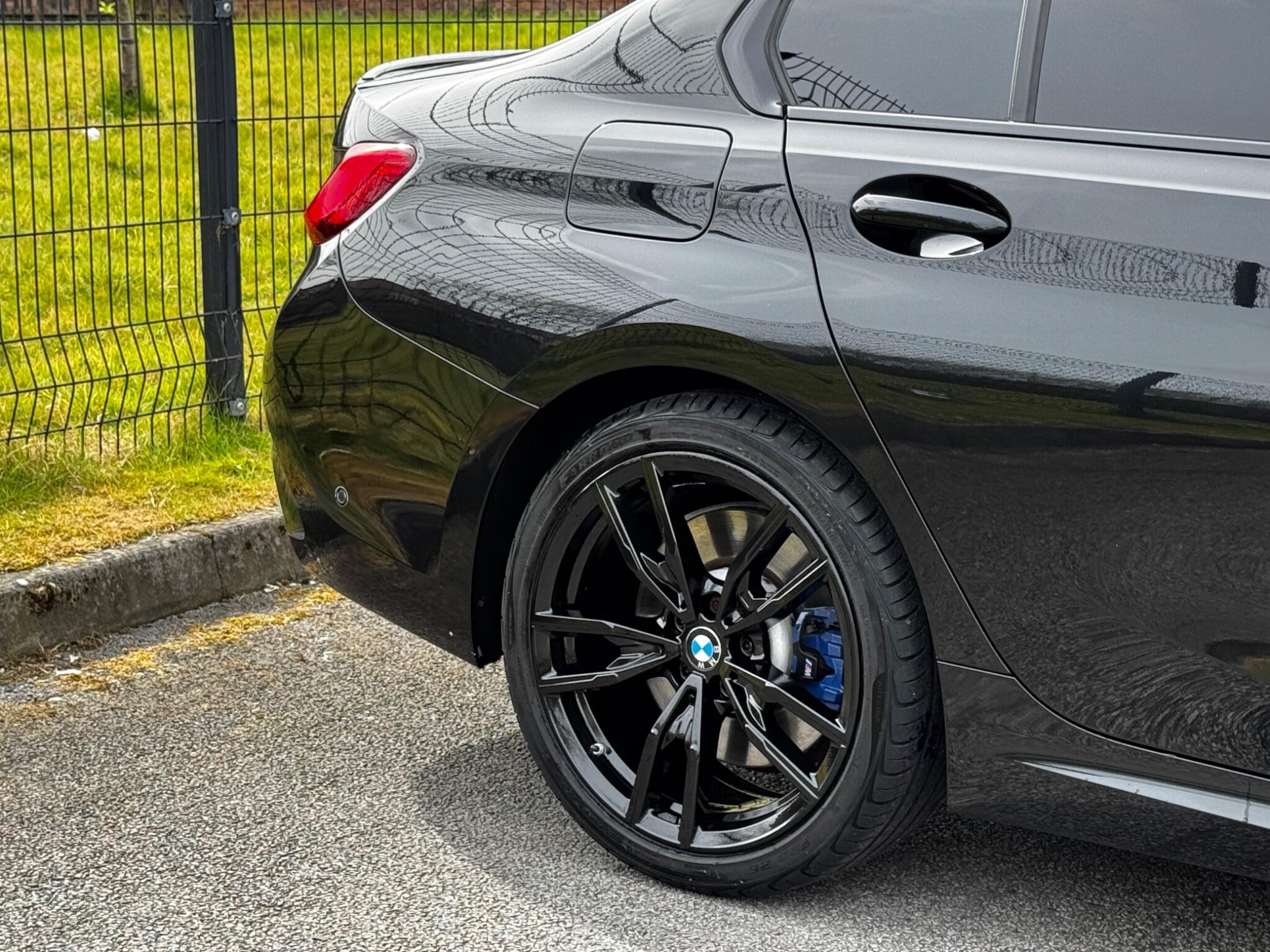 BMW 3 Series view 34