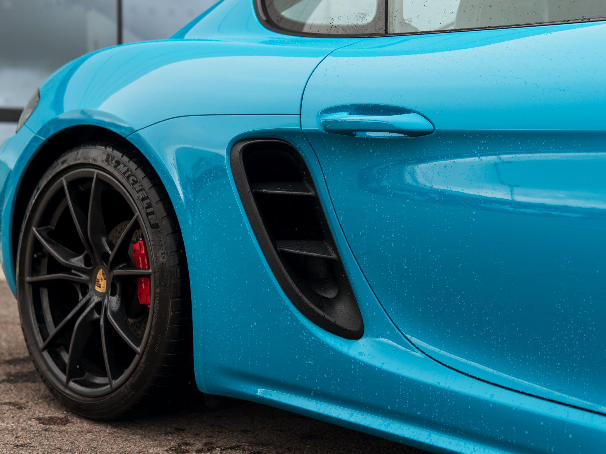 Porsche Cayman view 29