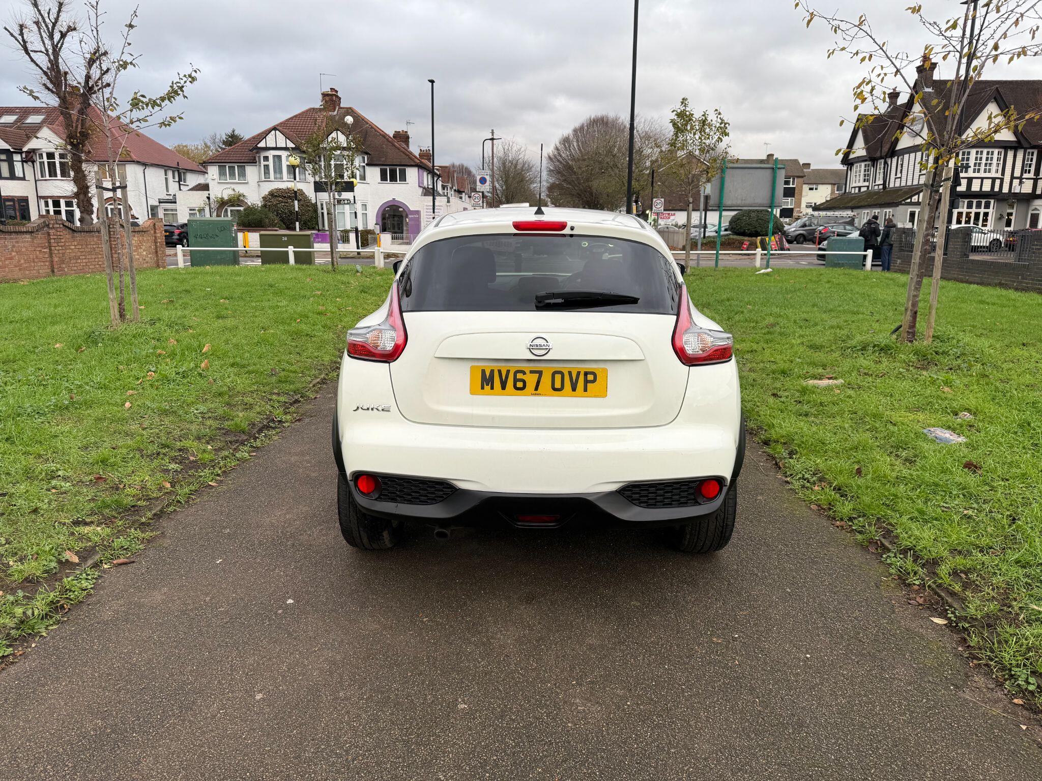 2017 Nissan Juke image 10