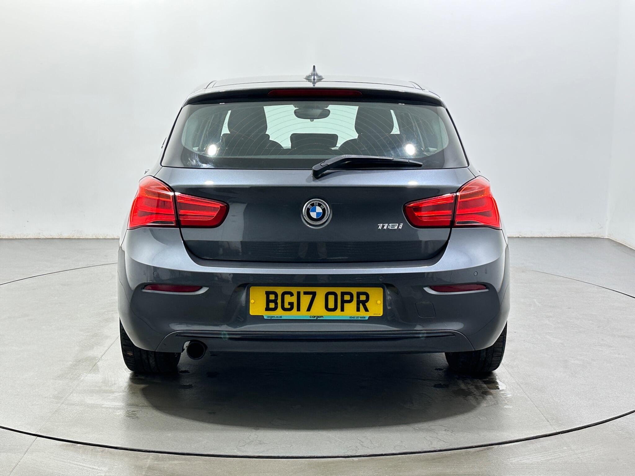 BMW 1 Series view 7