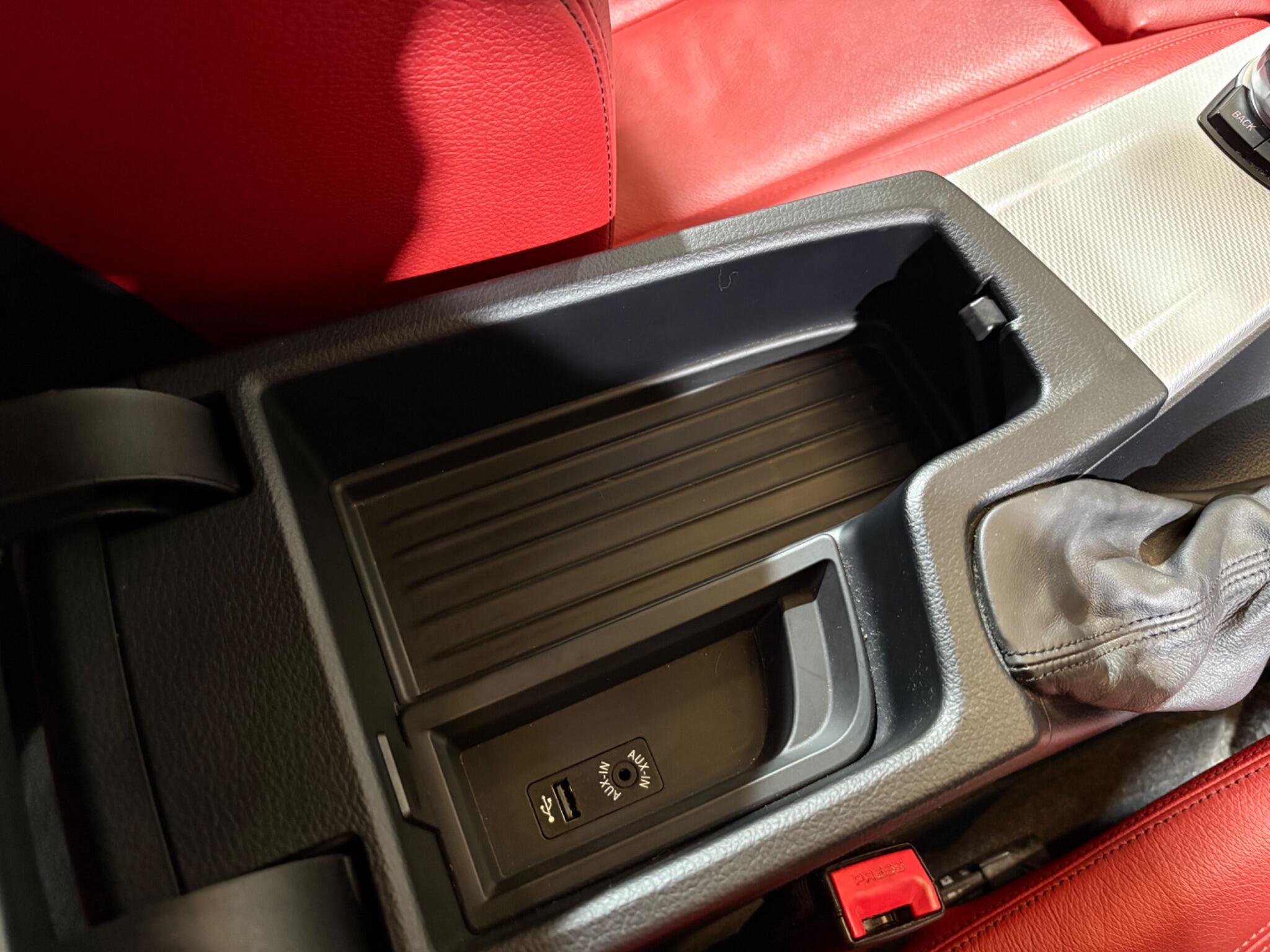 BMW 3 Series view 28