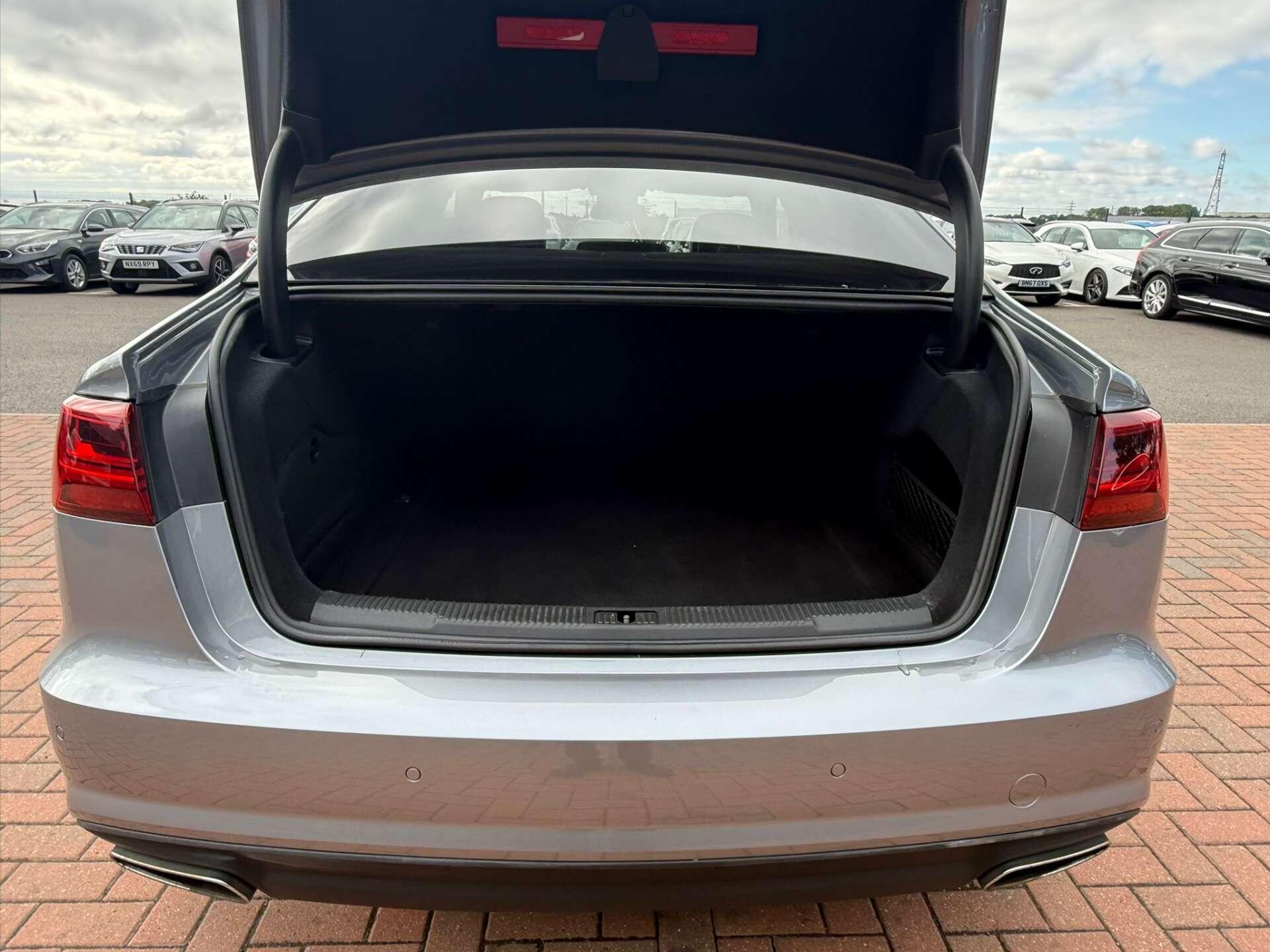 Audi A6 view 44