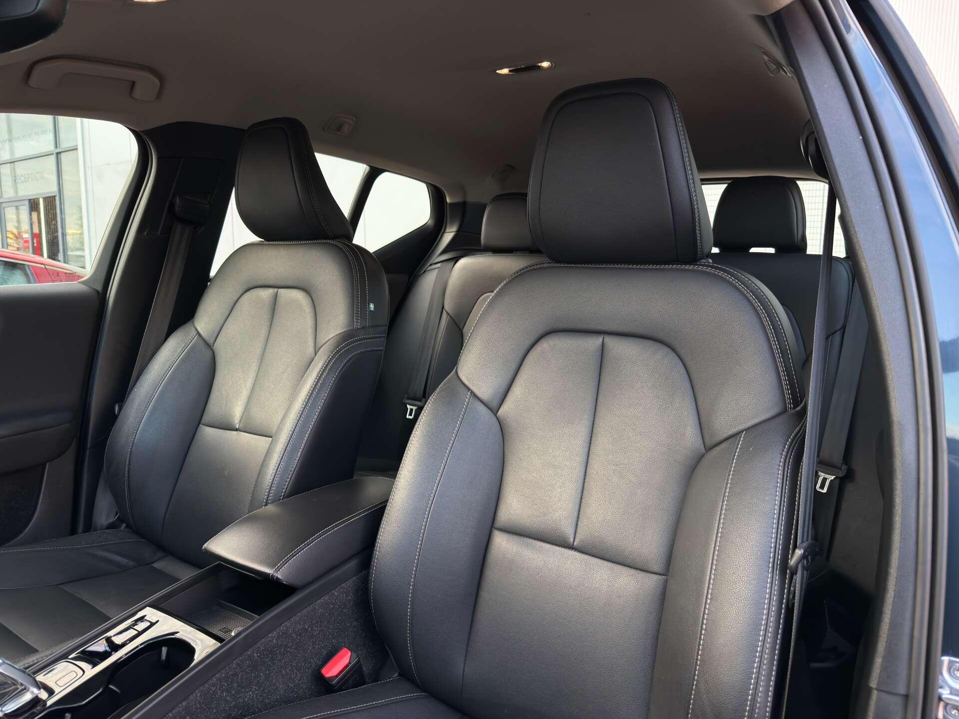 Volvo XC40 view 57