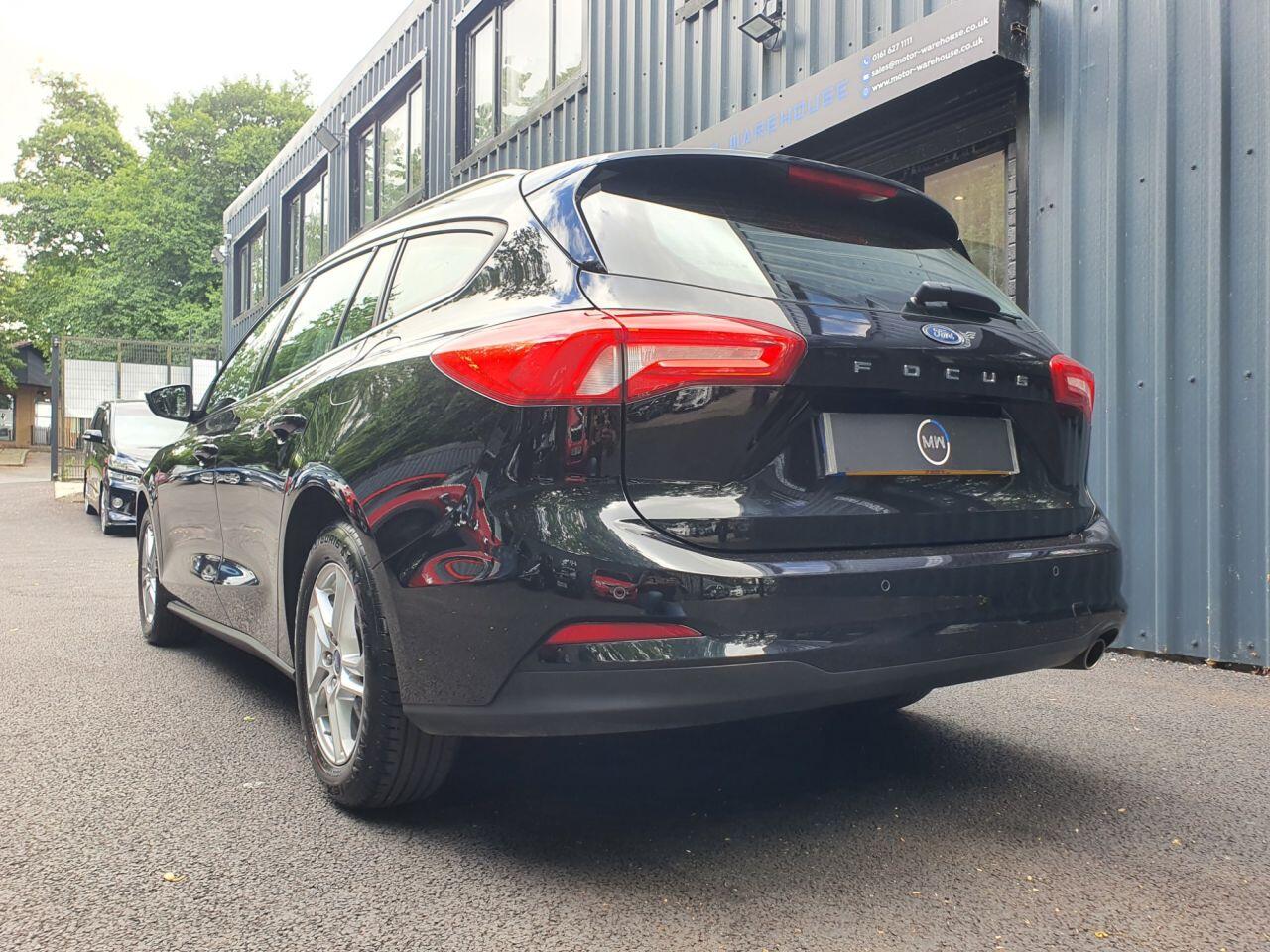 Ford Focus view 3