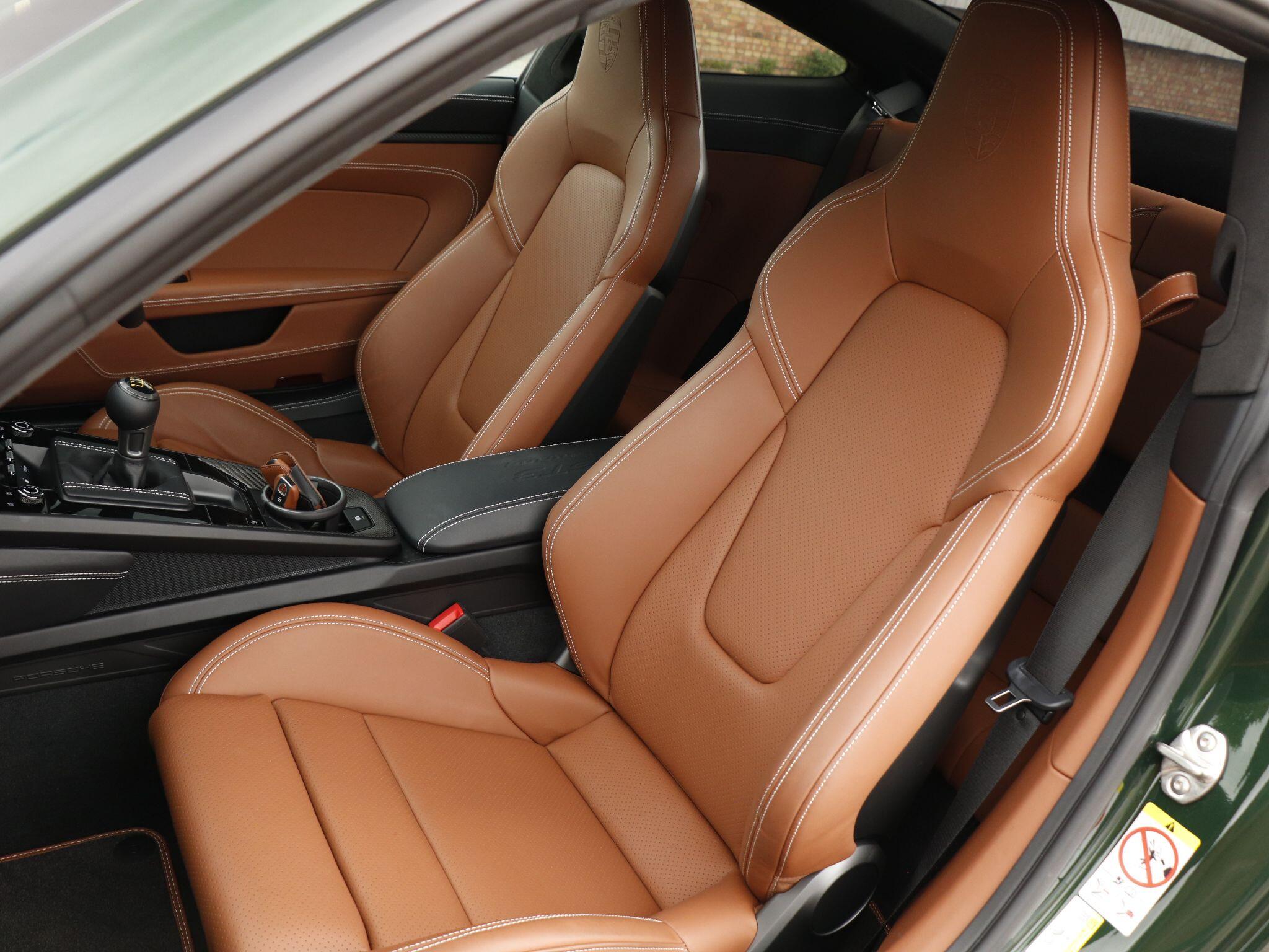 Porsche 911 view 25