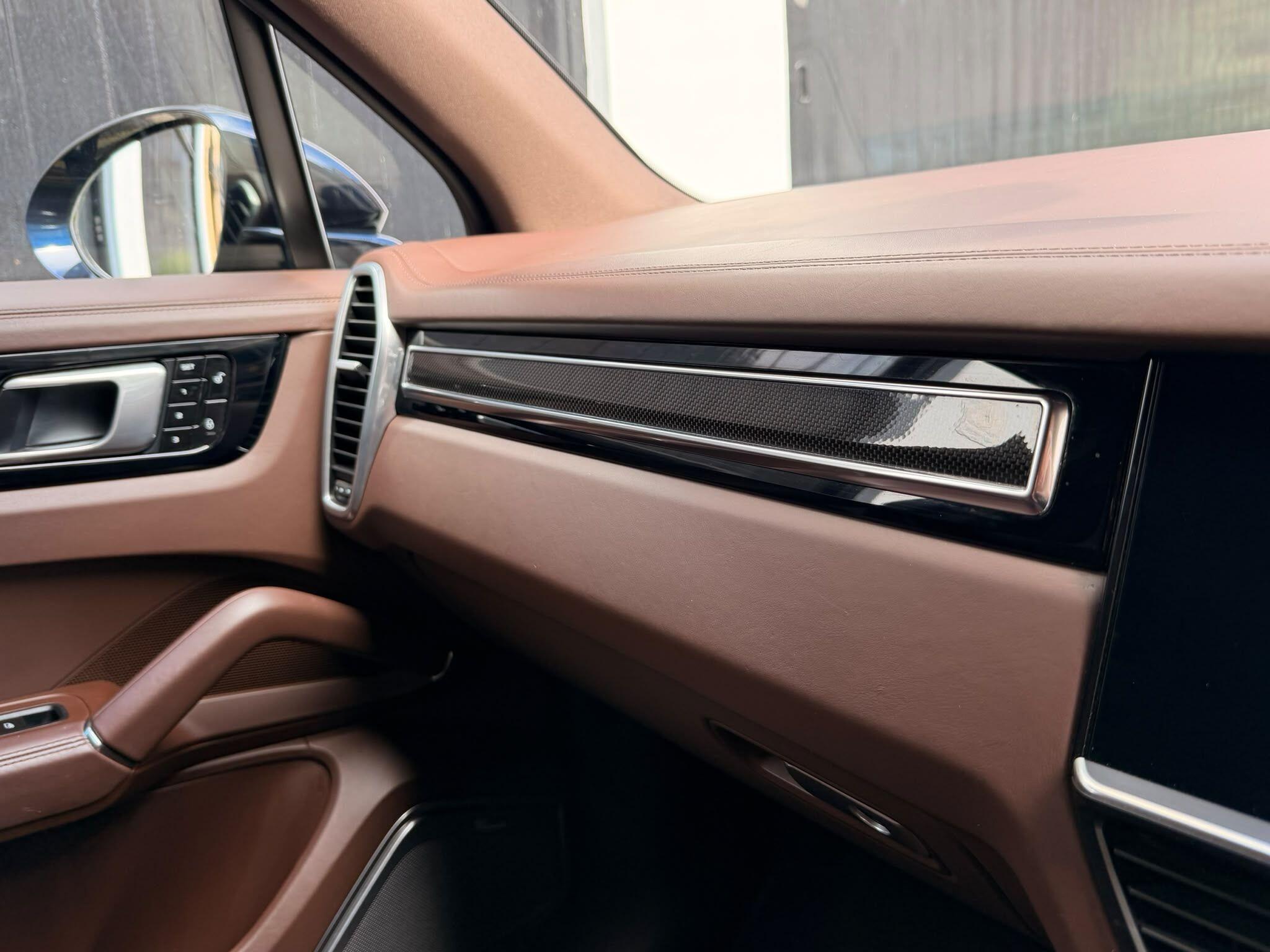 Porsche Cayenne view 30