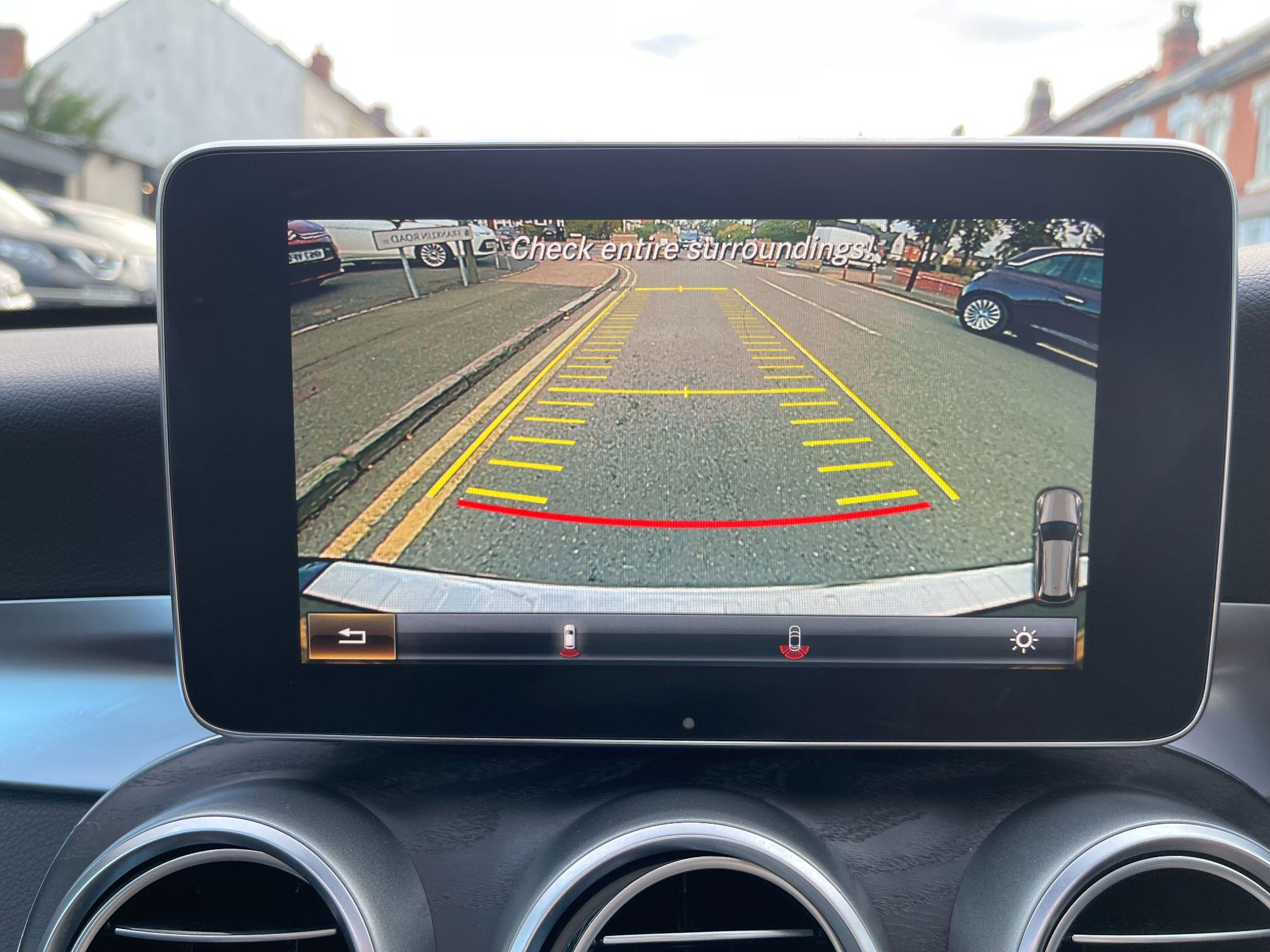 Mercedes-Benz C-Class view 49