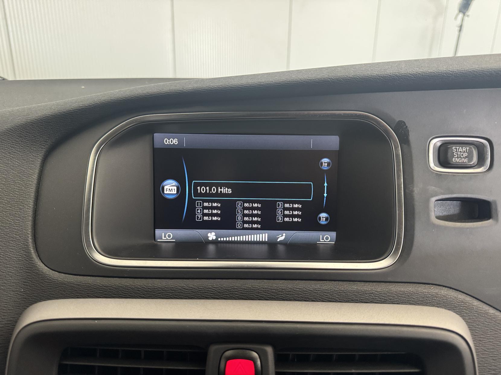 Volvo V40 view 63
