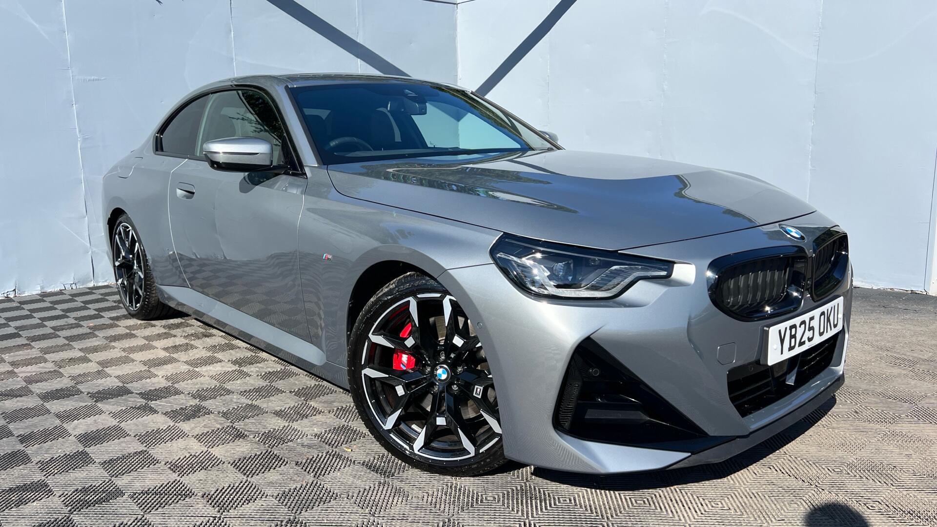 BMW 2 Series view 24