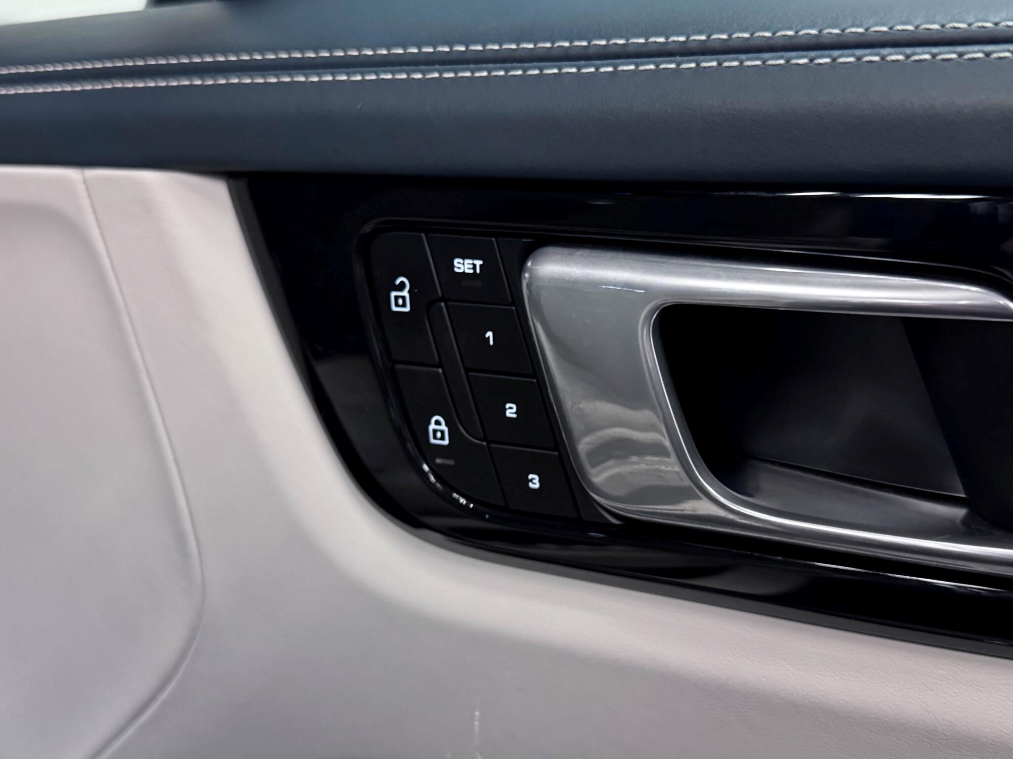 Porsche Cayenne view 28