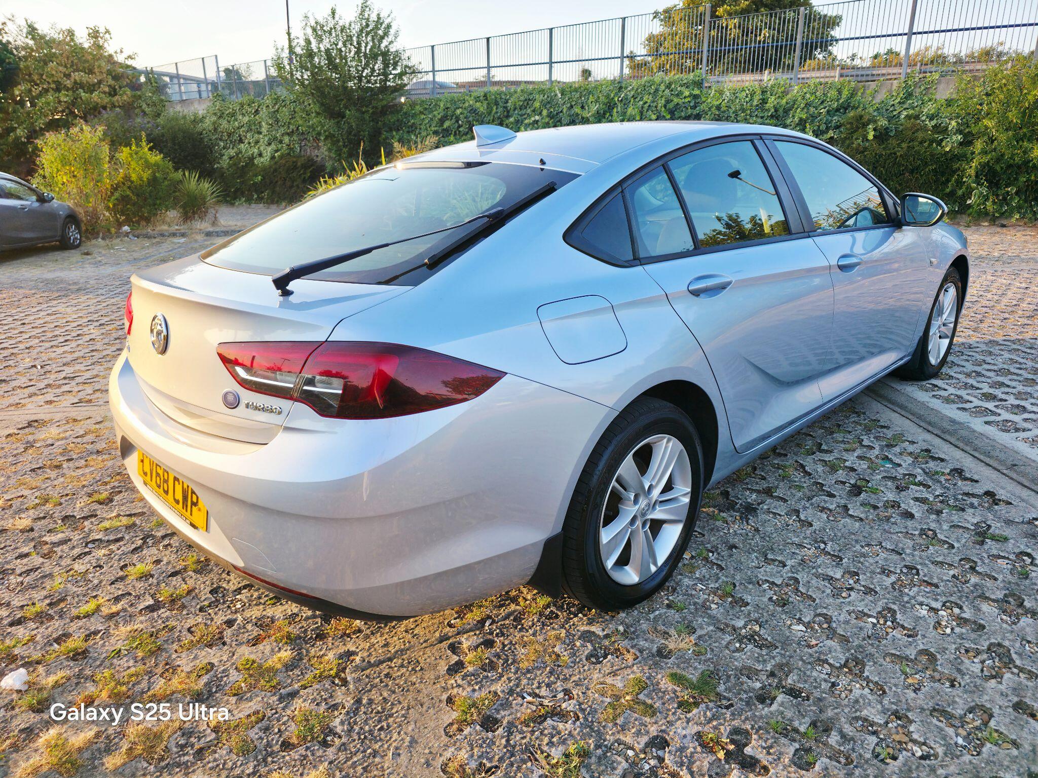 Vauxhall Insignia view 12