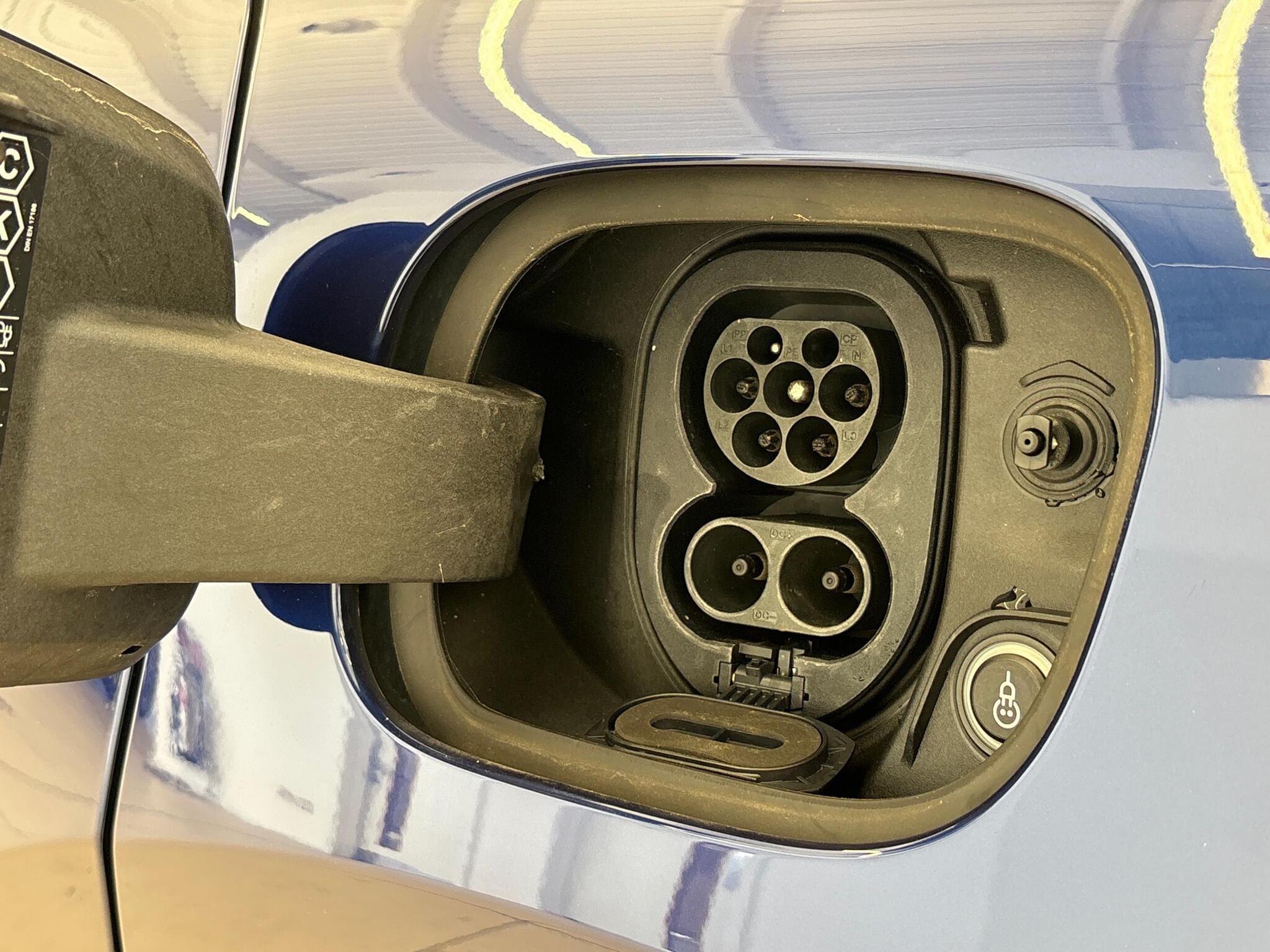 Porsche Macan view 48