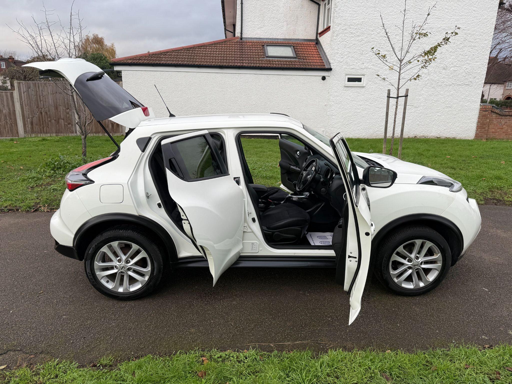 2017 Nissan Juke image 25