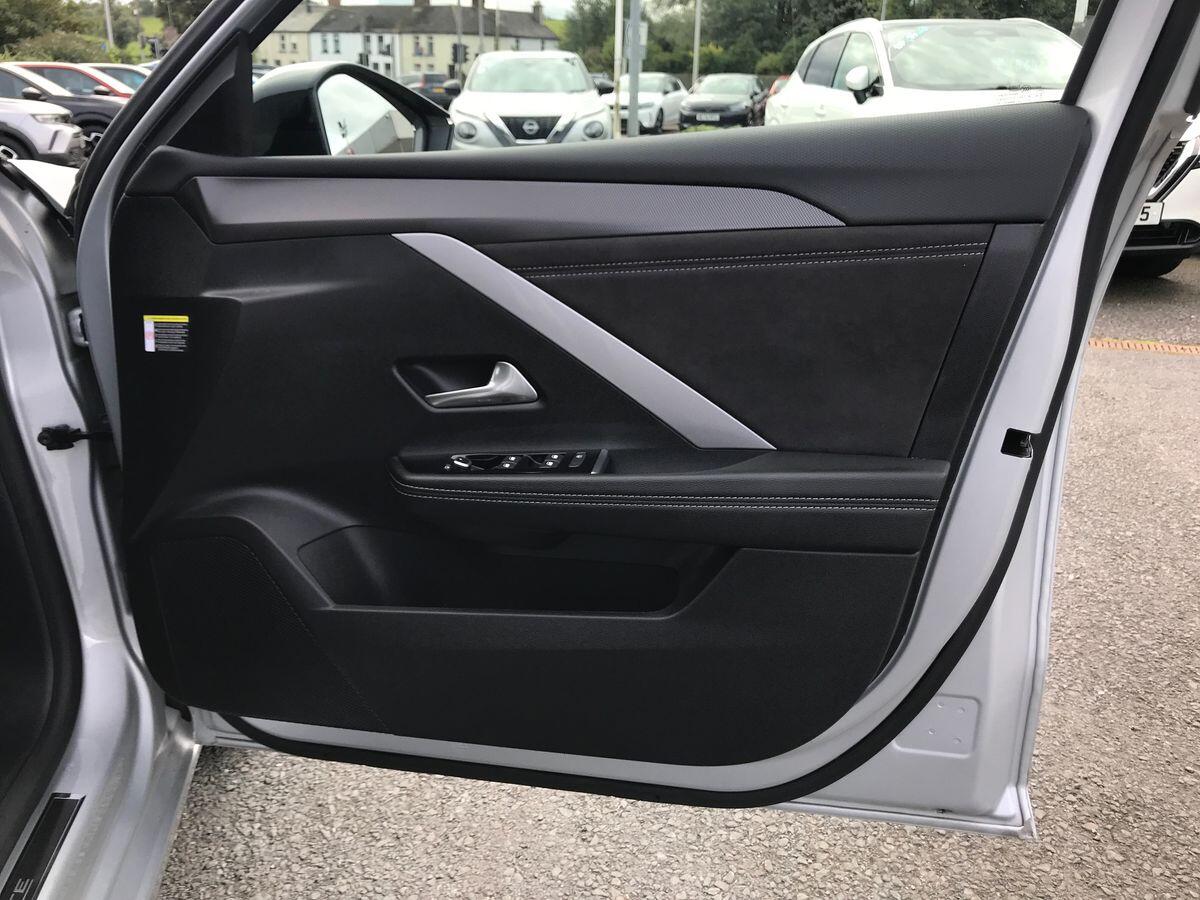 Vauxhall Astra view 16