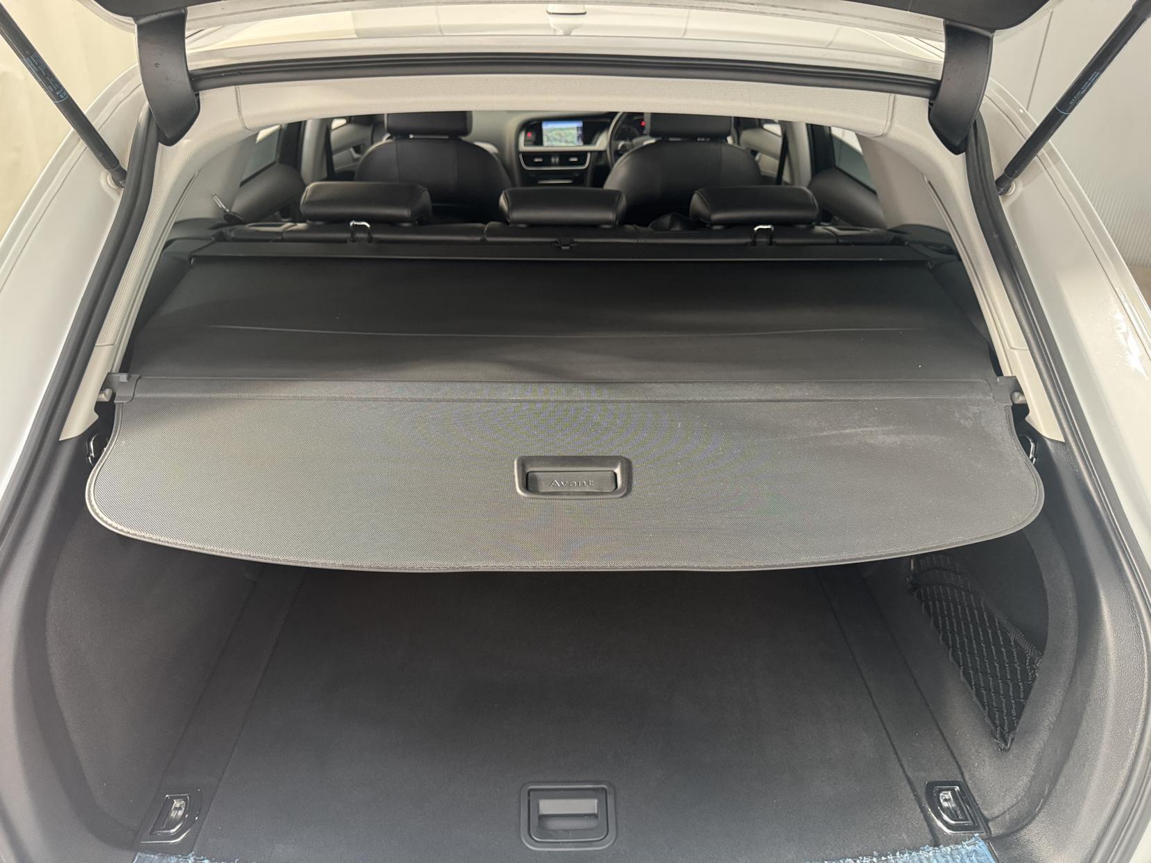 Audi A4 Avant view 78