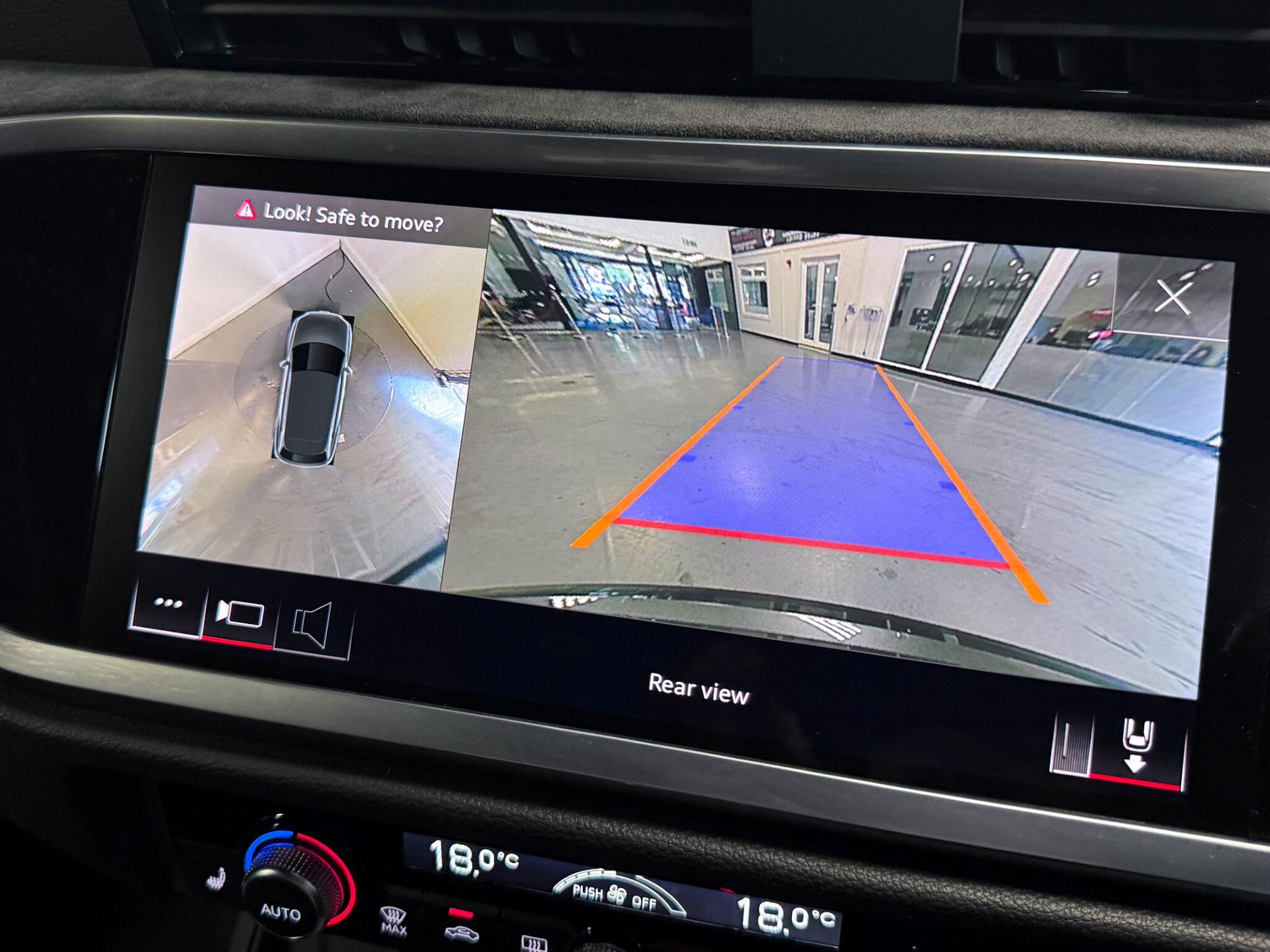 Audi RS Q3 view 38