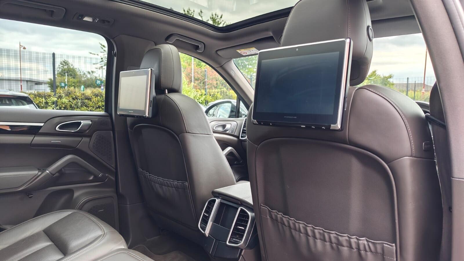Porsche Cayenne view 24