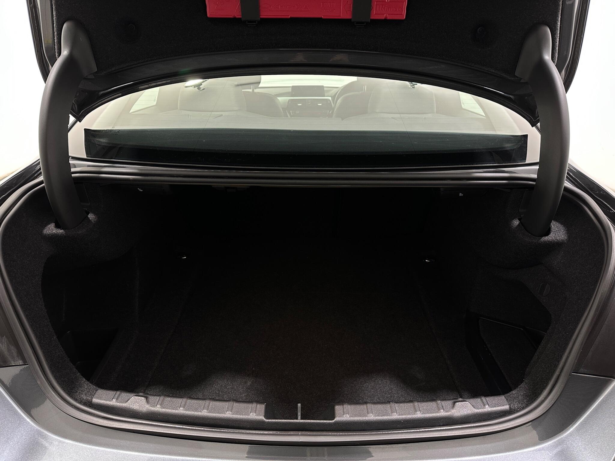 BMW 4 Series view 44
