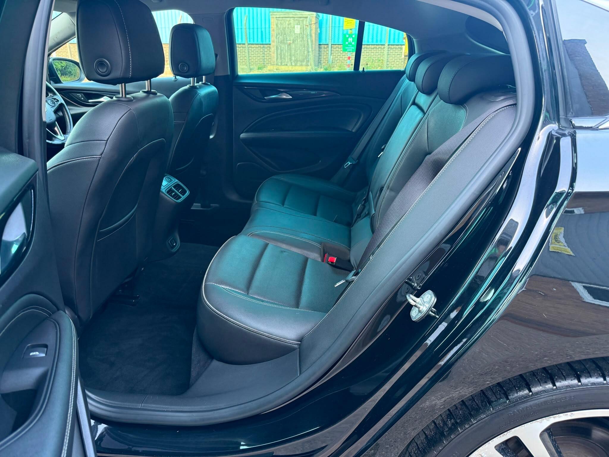 Vauxhall Insignia view 9