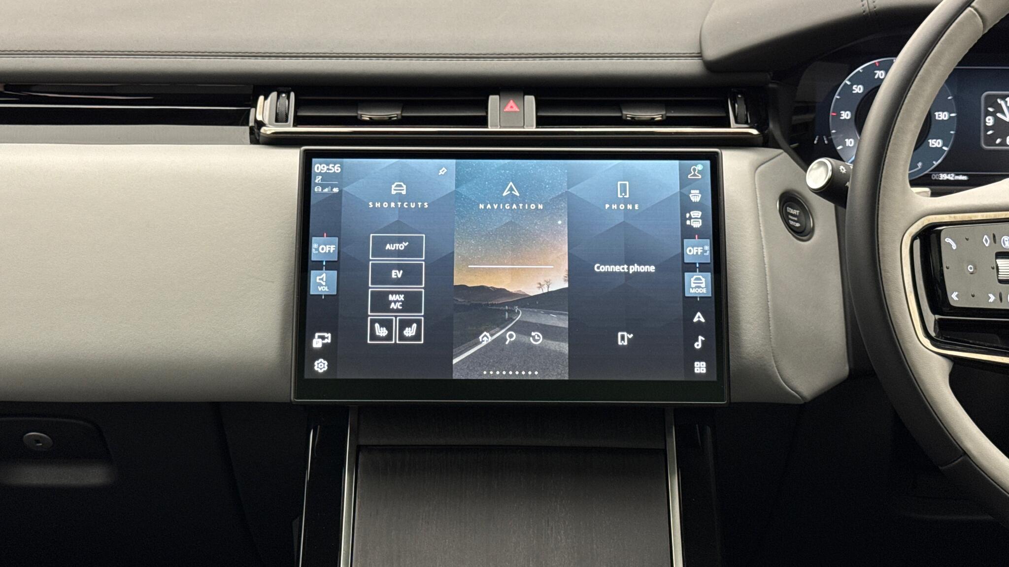 Land Rover Range Rover Velar view 14