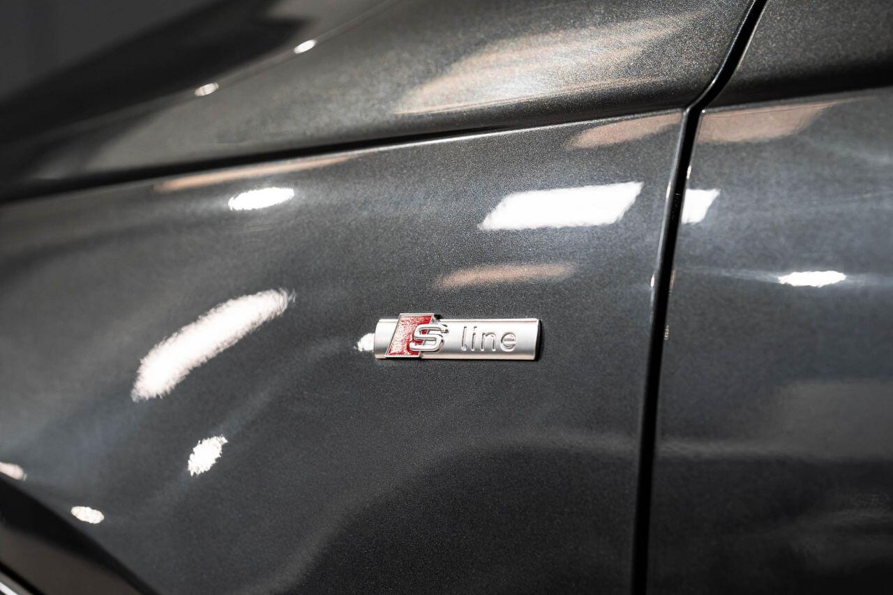 Audi Q3 view 50