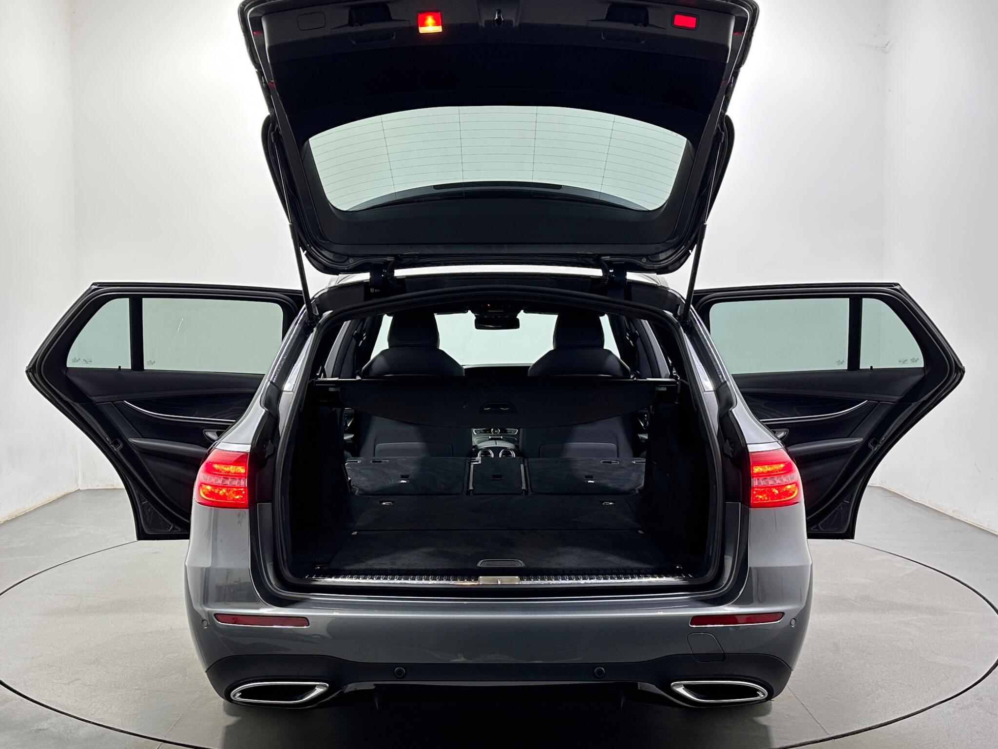 Mercedes-Benz E Class view 46
