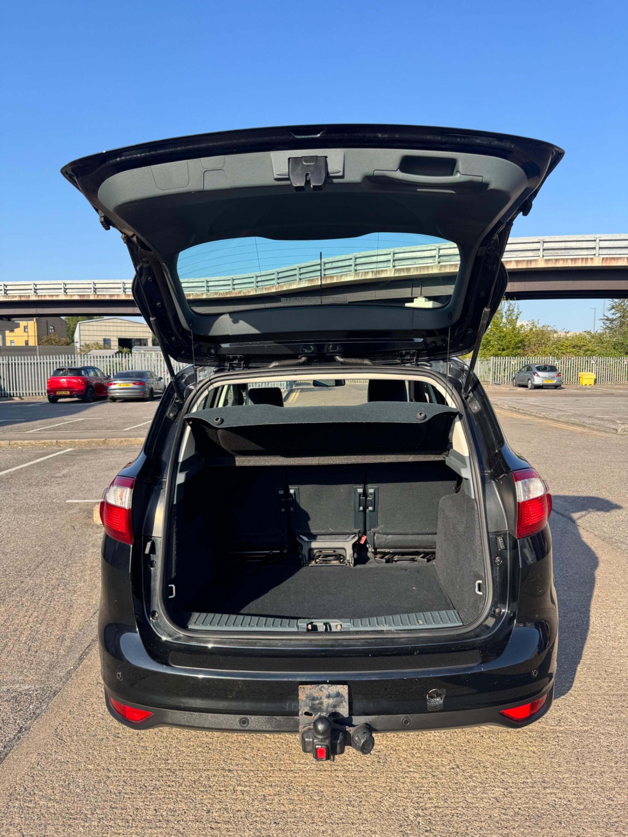 Ford C-Max view 40