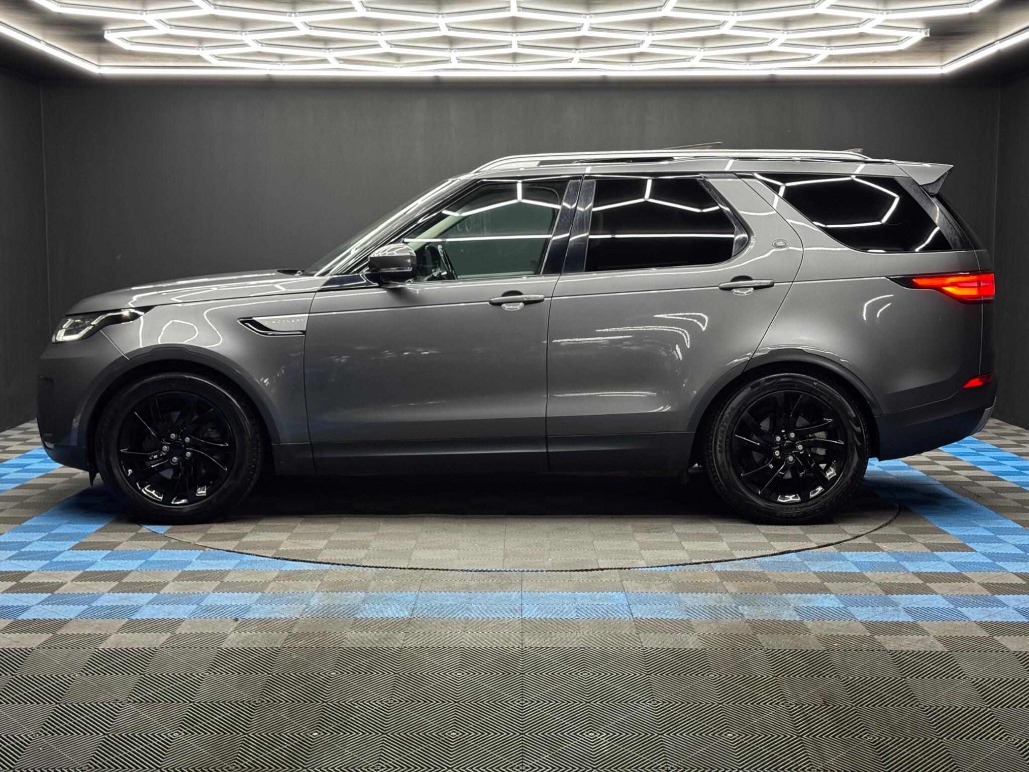Land Rover Discovery view 8
