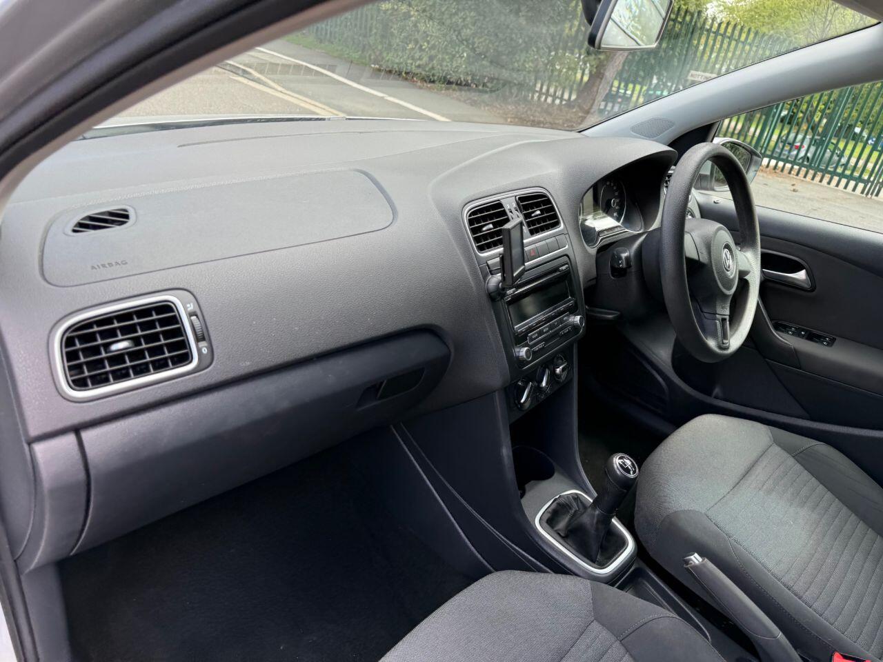 Volkswagen Polo view 30