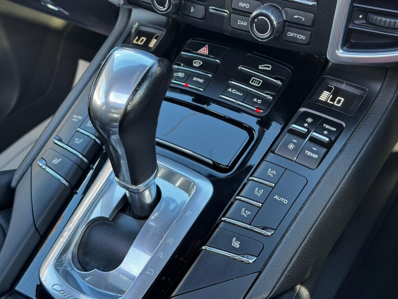 Porsche Cayenne view 26