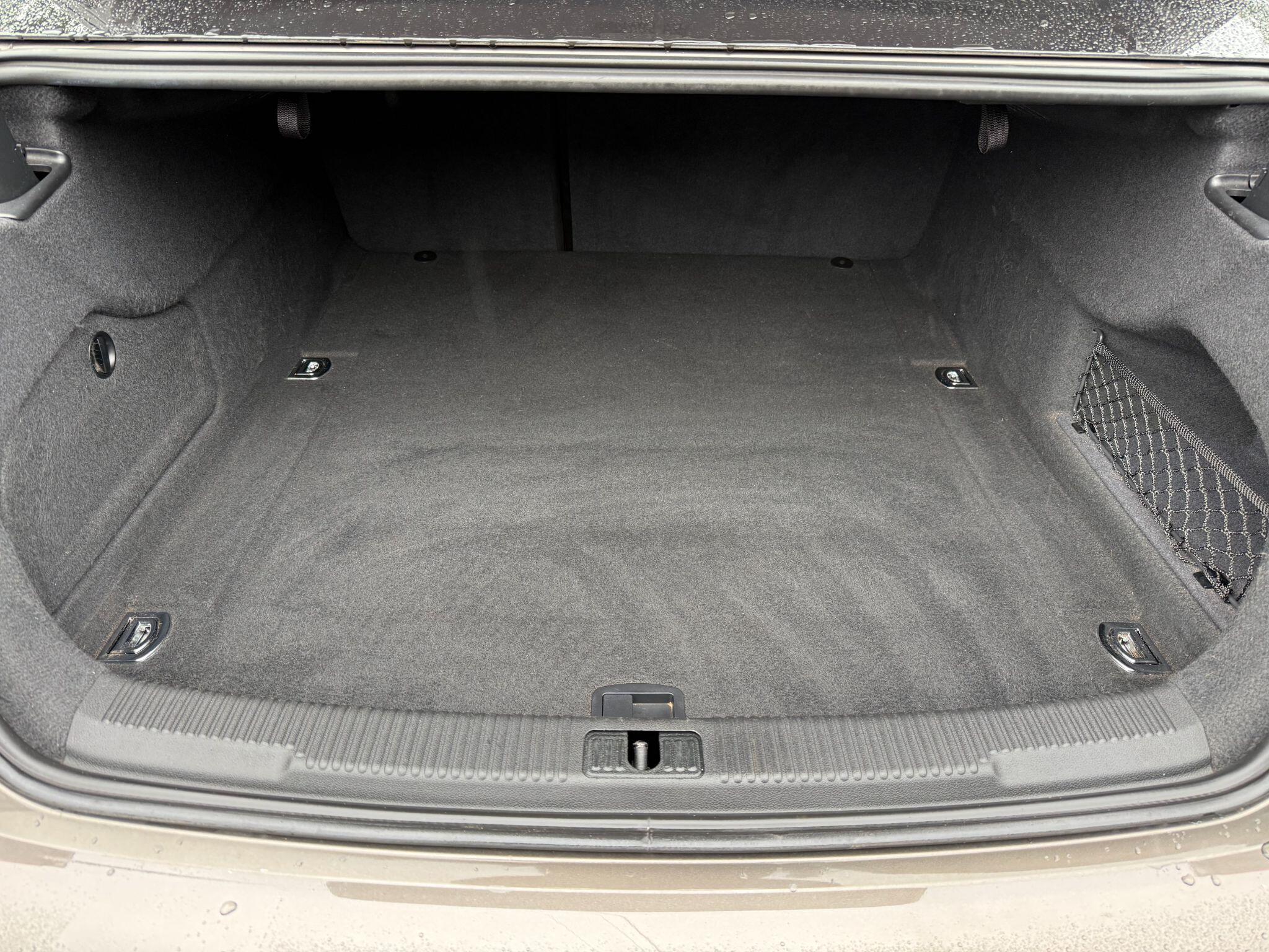 Audi A6 view 39