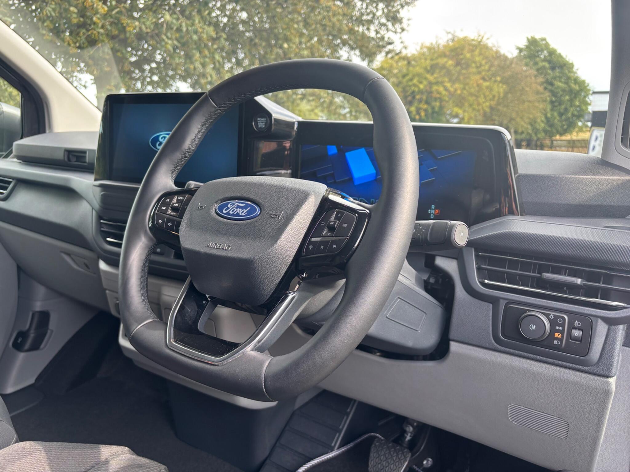 Ford Transit Custom view 12