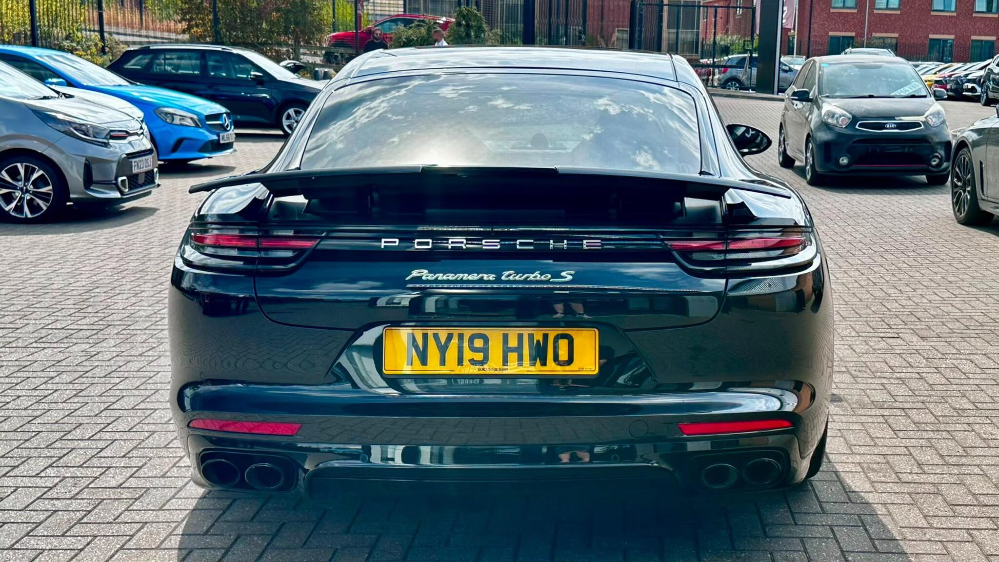 Porsche Panamera view 18